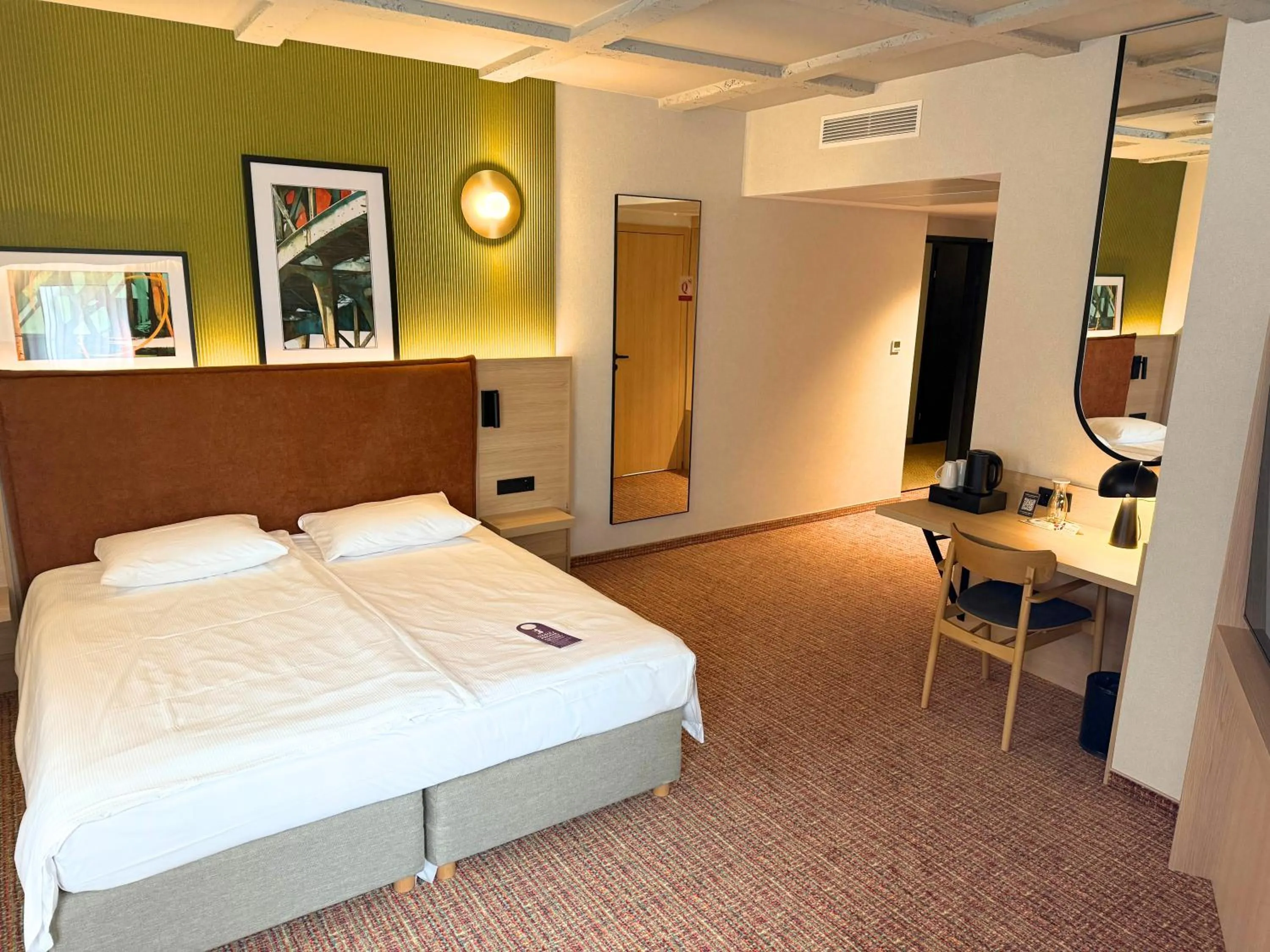 Bed in Qubus Hotel Wrocław