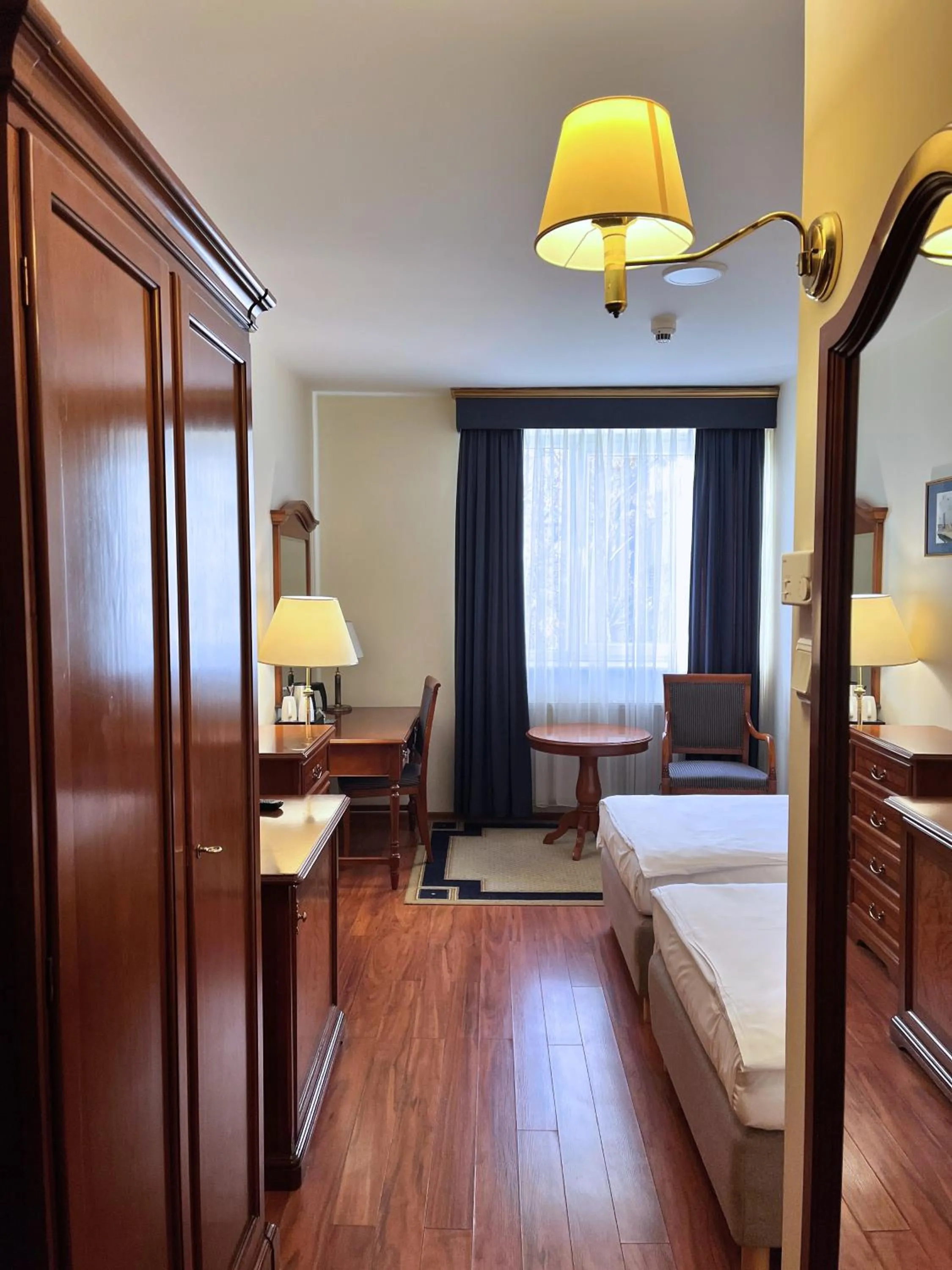 Seating area, Bed in Qubus Hotel Wrocław