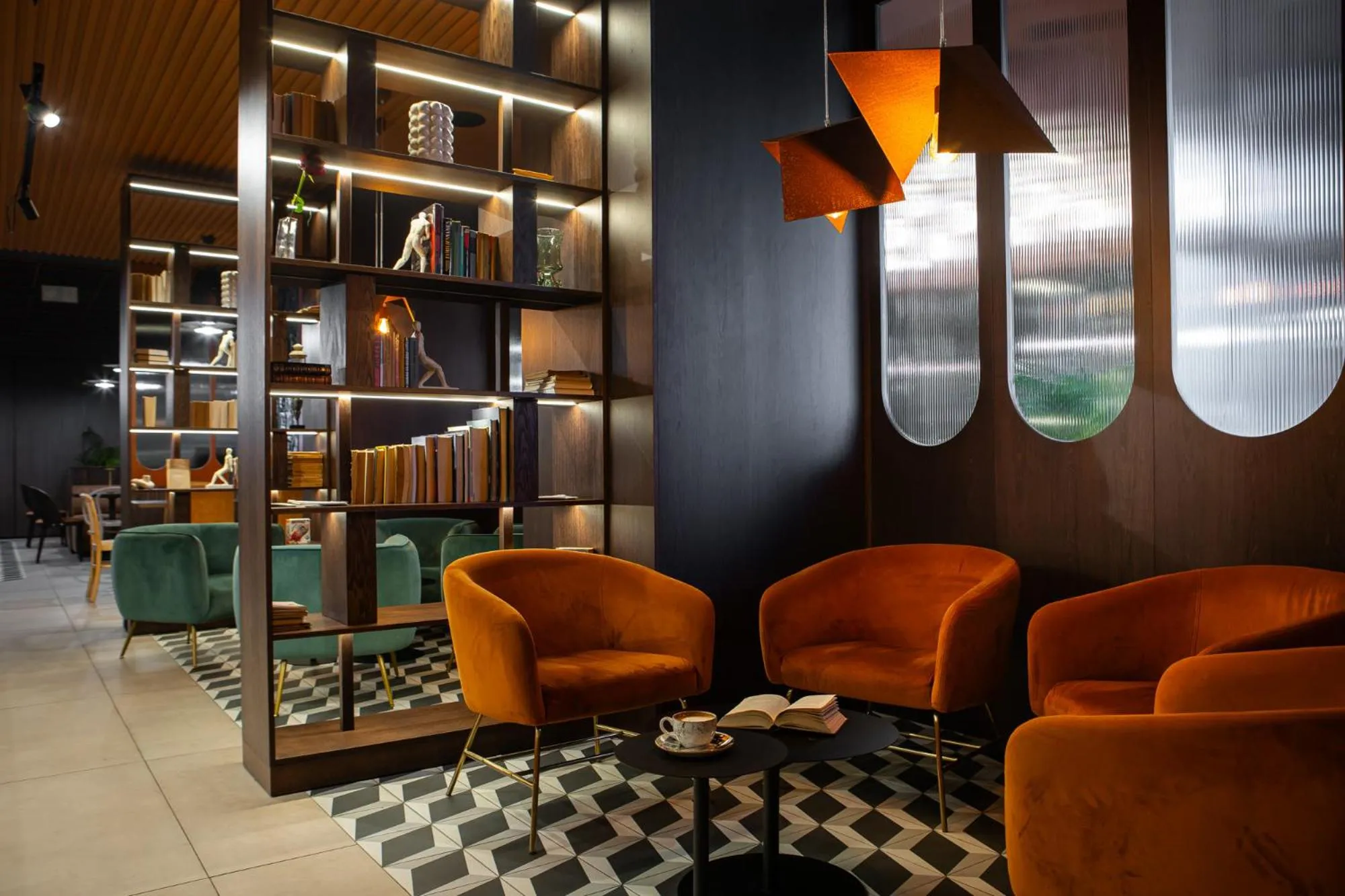 Restaurant/places to eat in Gold Hotel