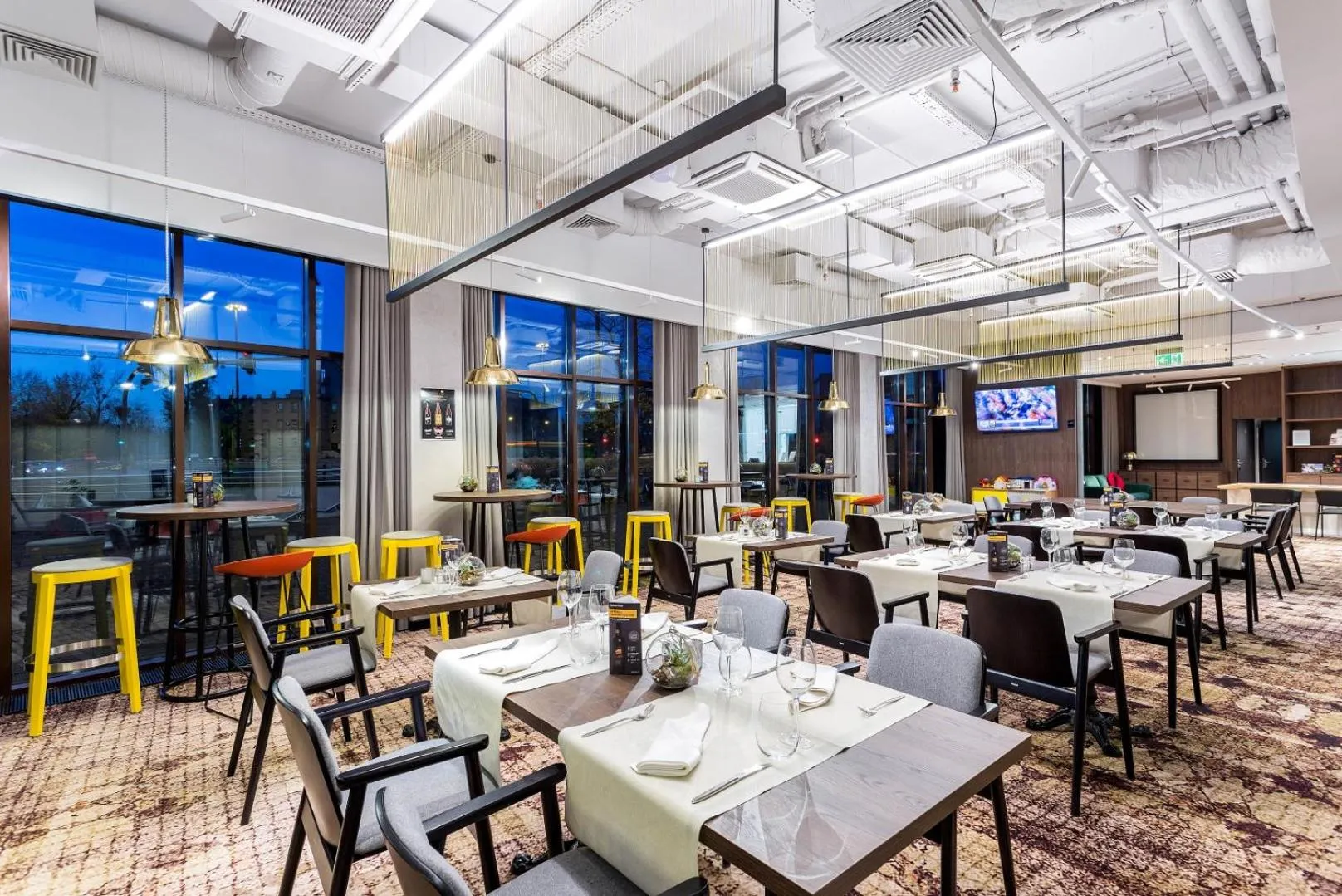 Restaurant/places to eat in Qubus Hotel Łódź