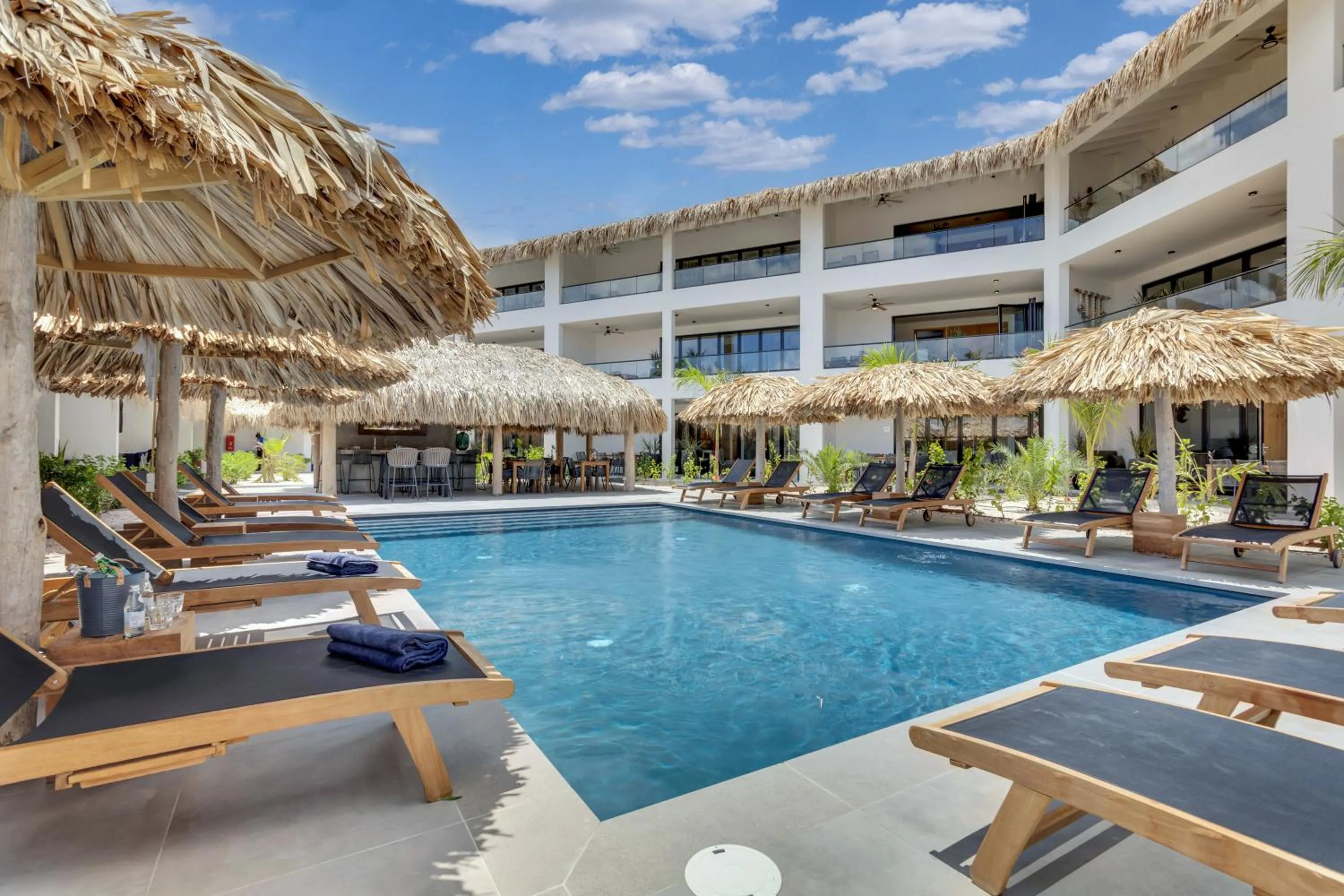 Pool view in Belnem House Bonaire