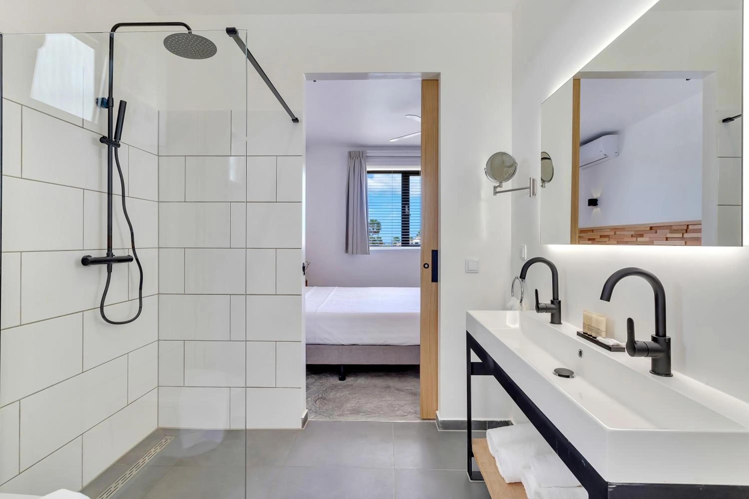 Shower in Belnem House Bonaire