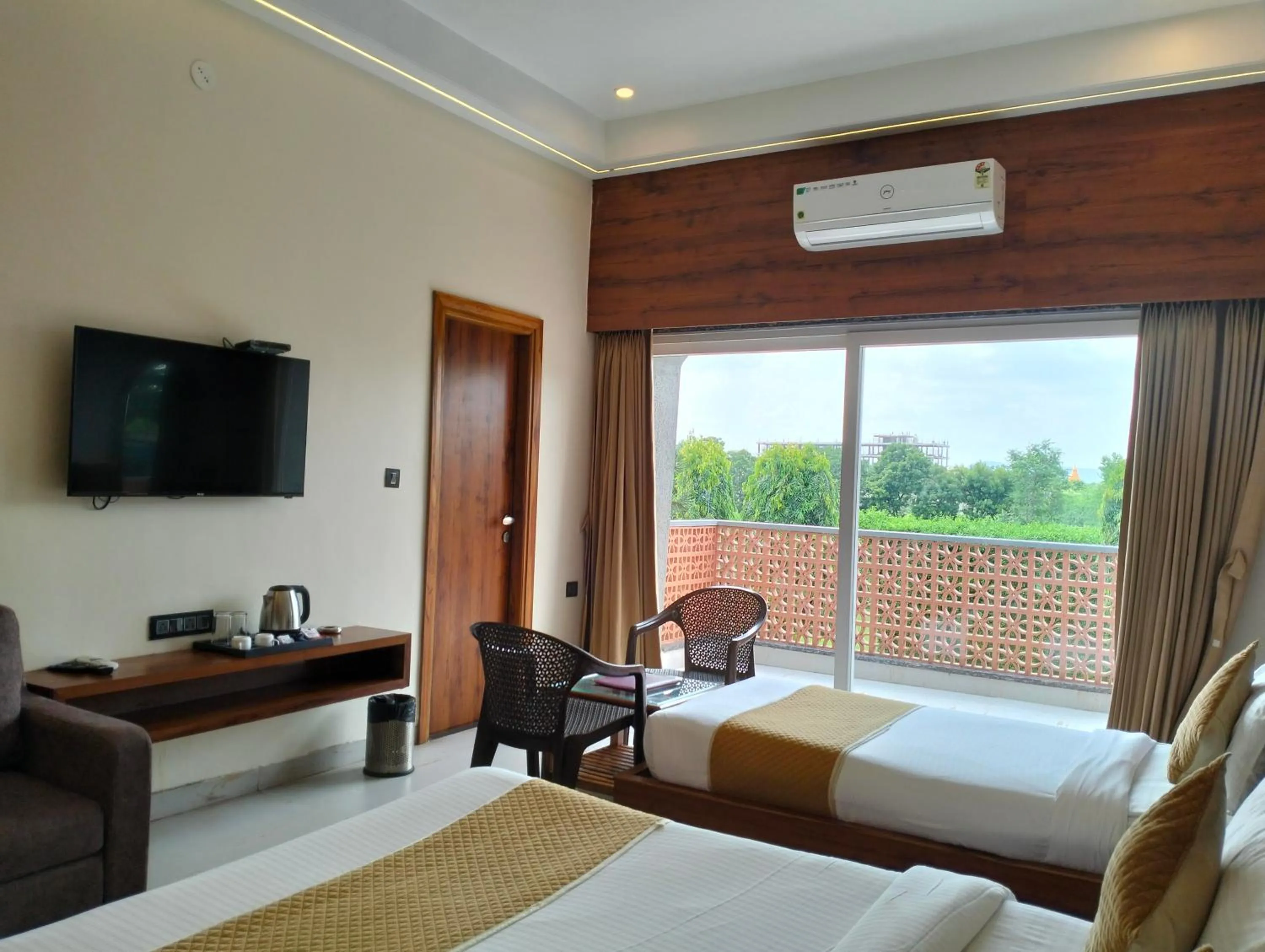 Balcony/Terrace, Bed in Nature Retreat Resorts- Life in Nature