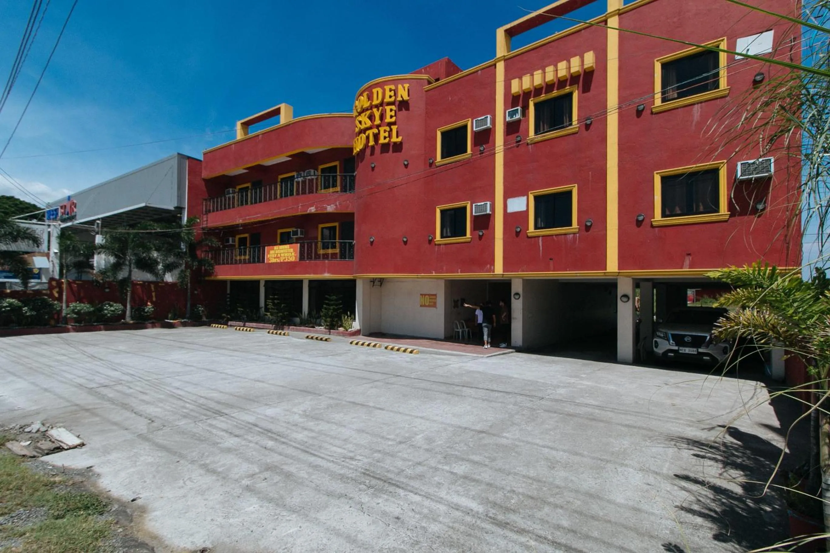 Property building in RedDoorz @ Golden Skye Hotel Guagua