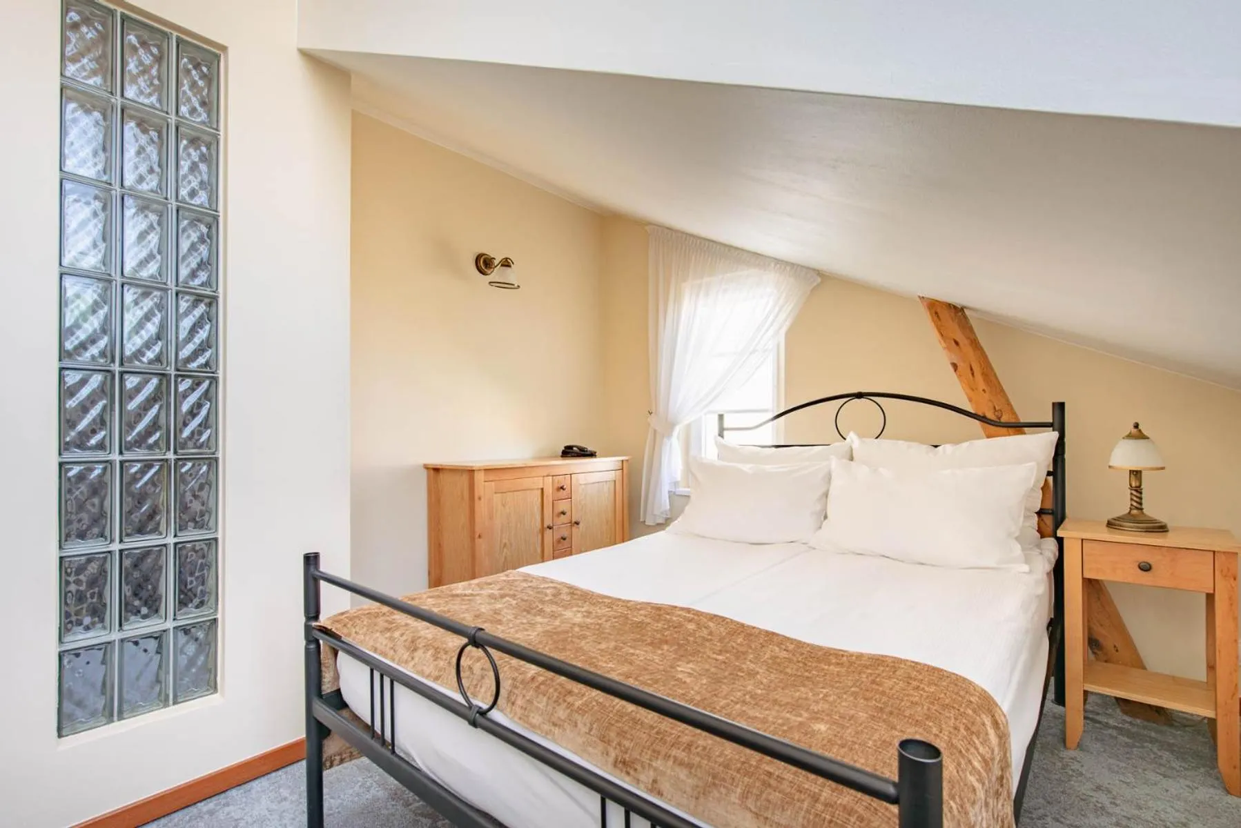 Standard Double Room in Villa Sedan - Destigo Hotels