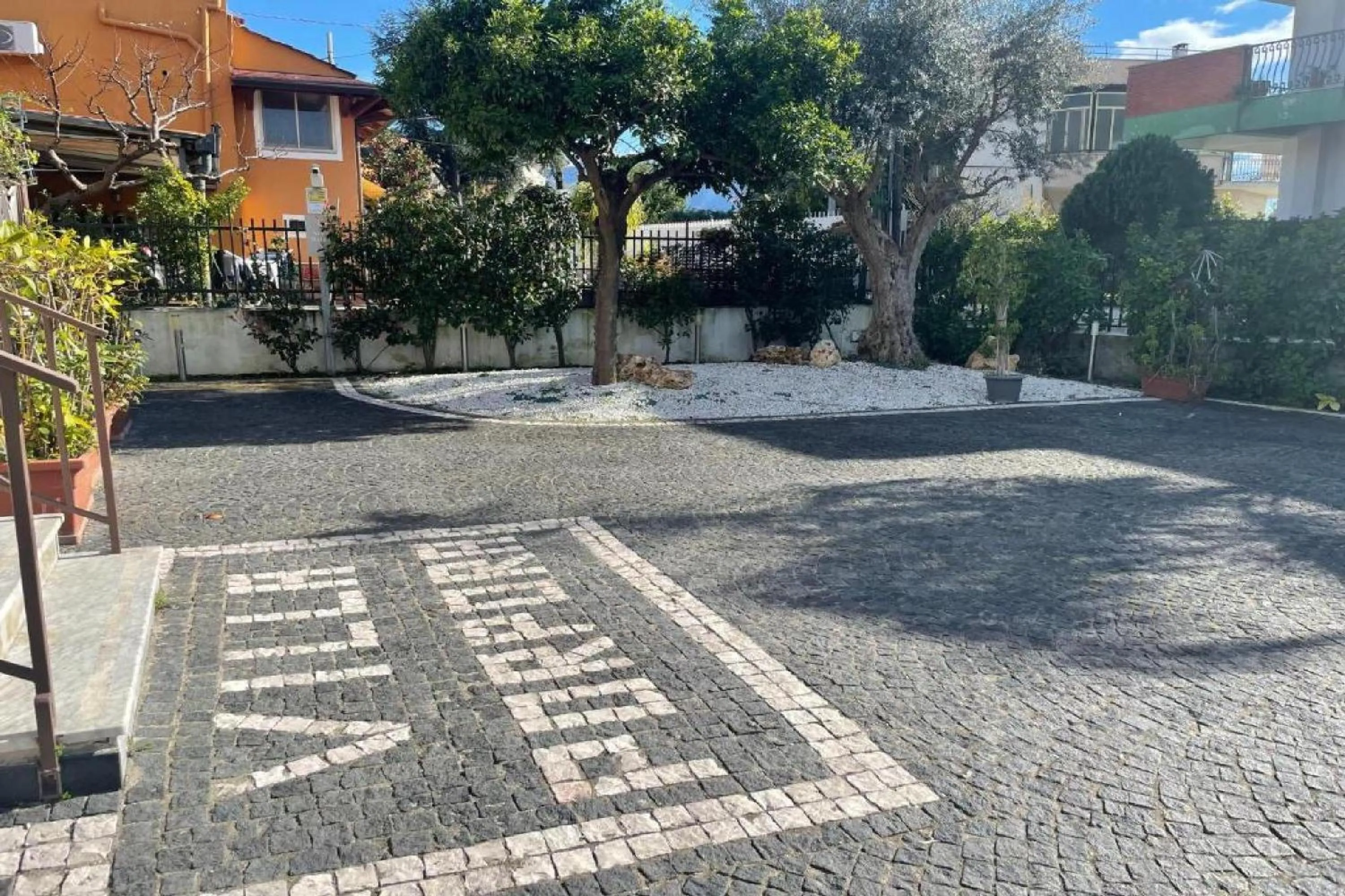 Facade/entrance in Villa Porpora