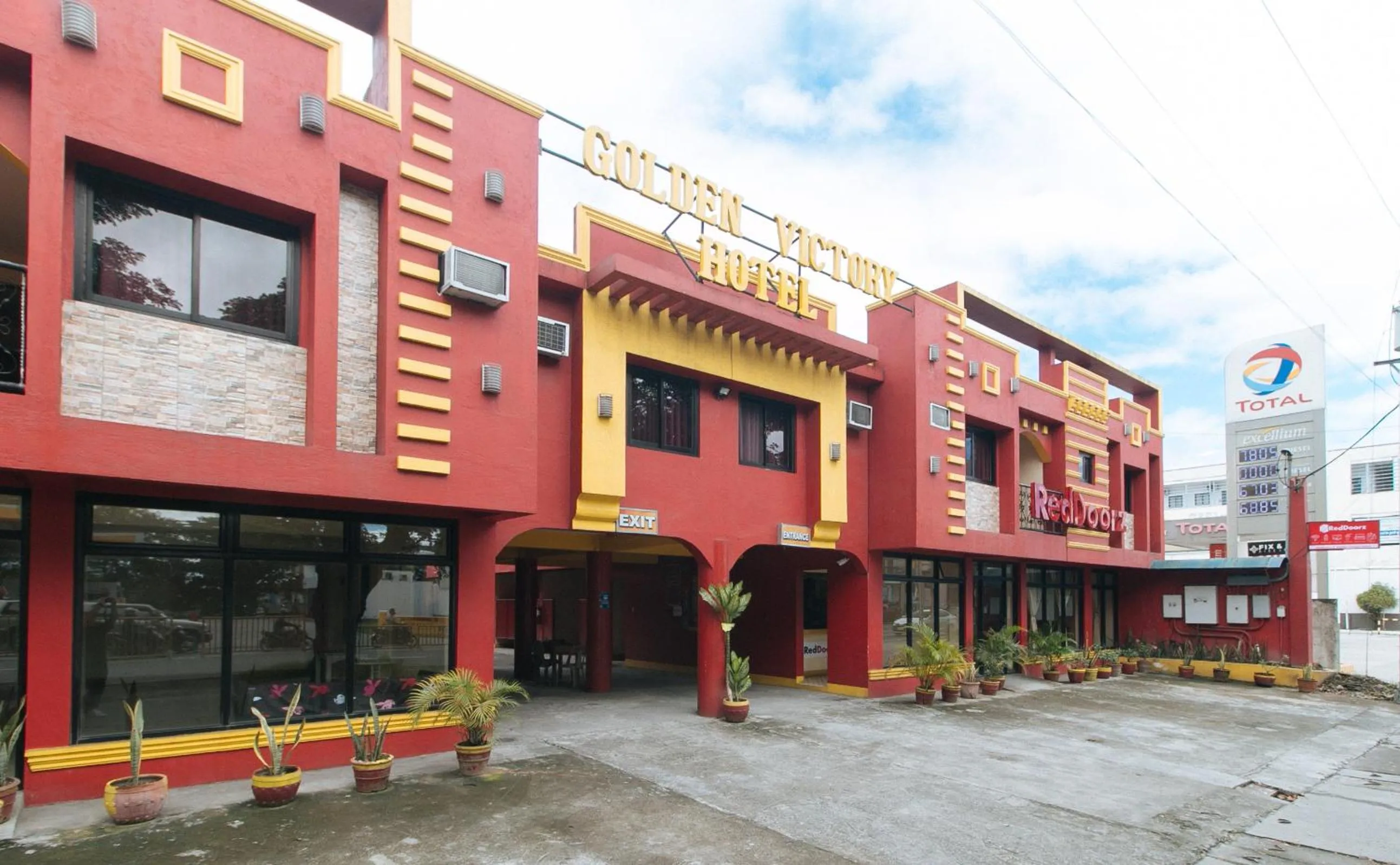 Property building in RedDoorz @ Golden Victory Hotel Mabalacat Pampanga