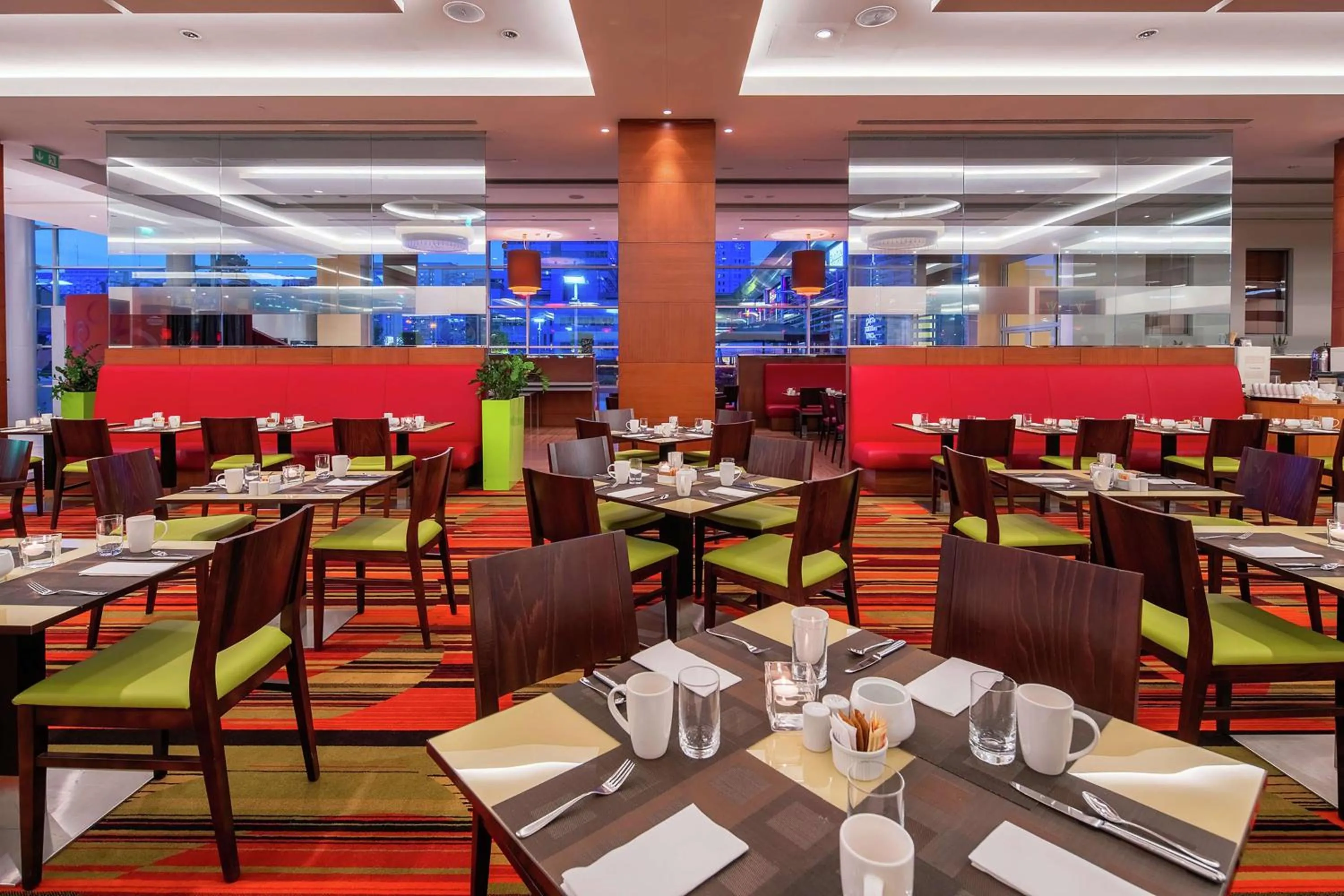 Restaurant/places to eat in Hilton Warsaw City Hotel