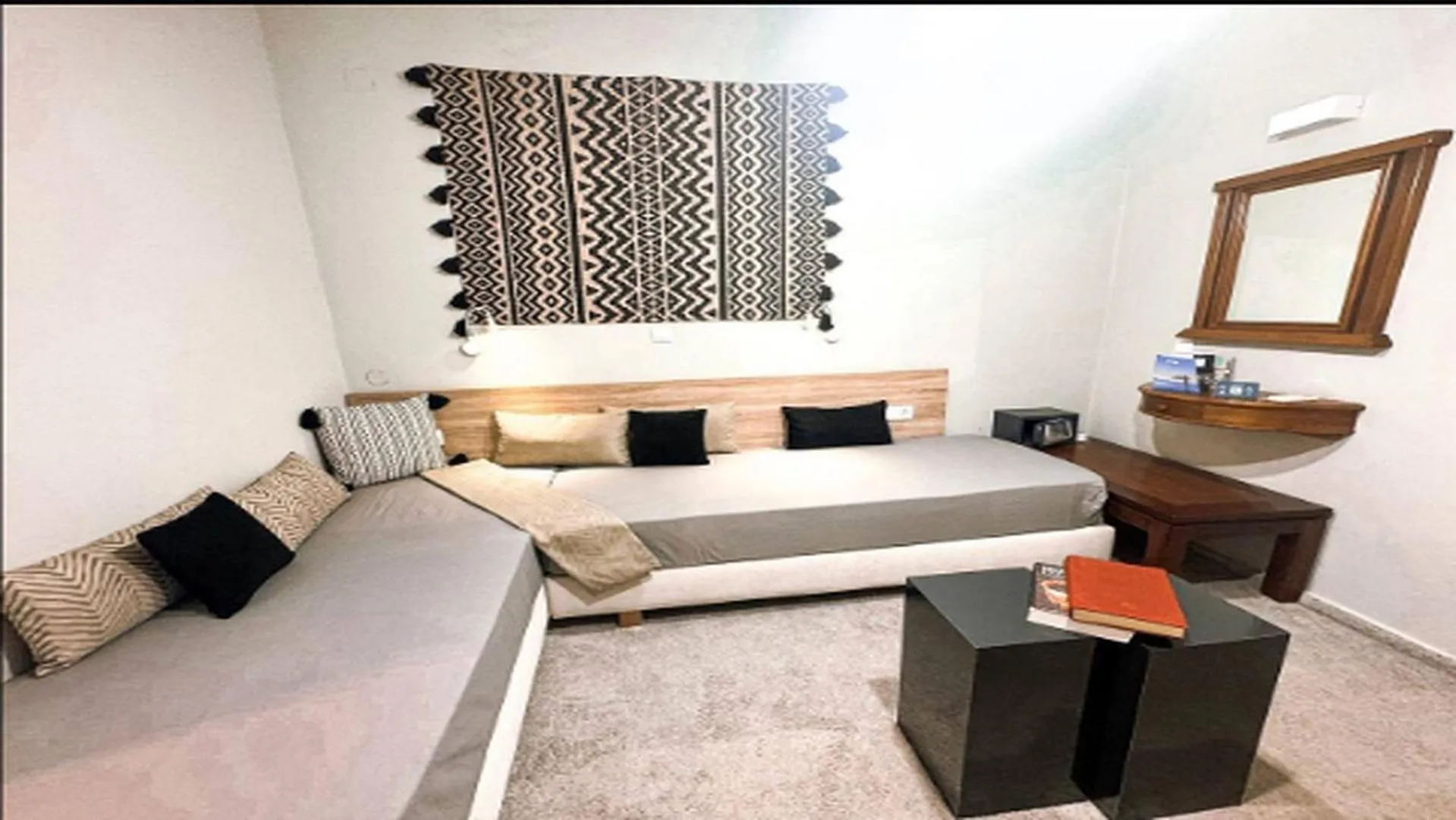 Living room in Gateway Suites