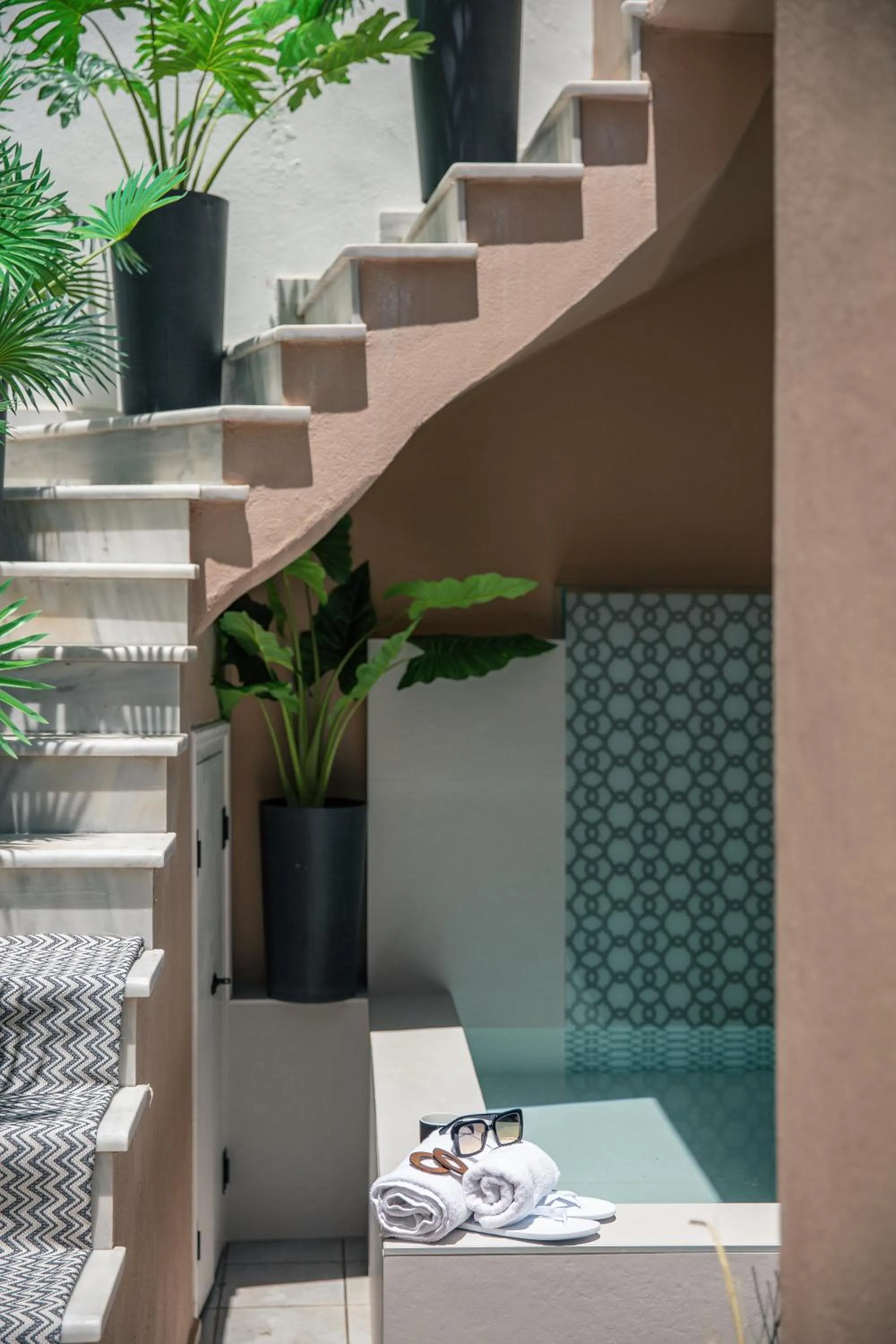 Swimming pool in Gateway Suites