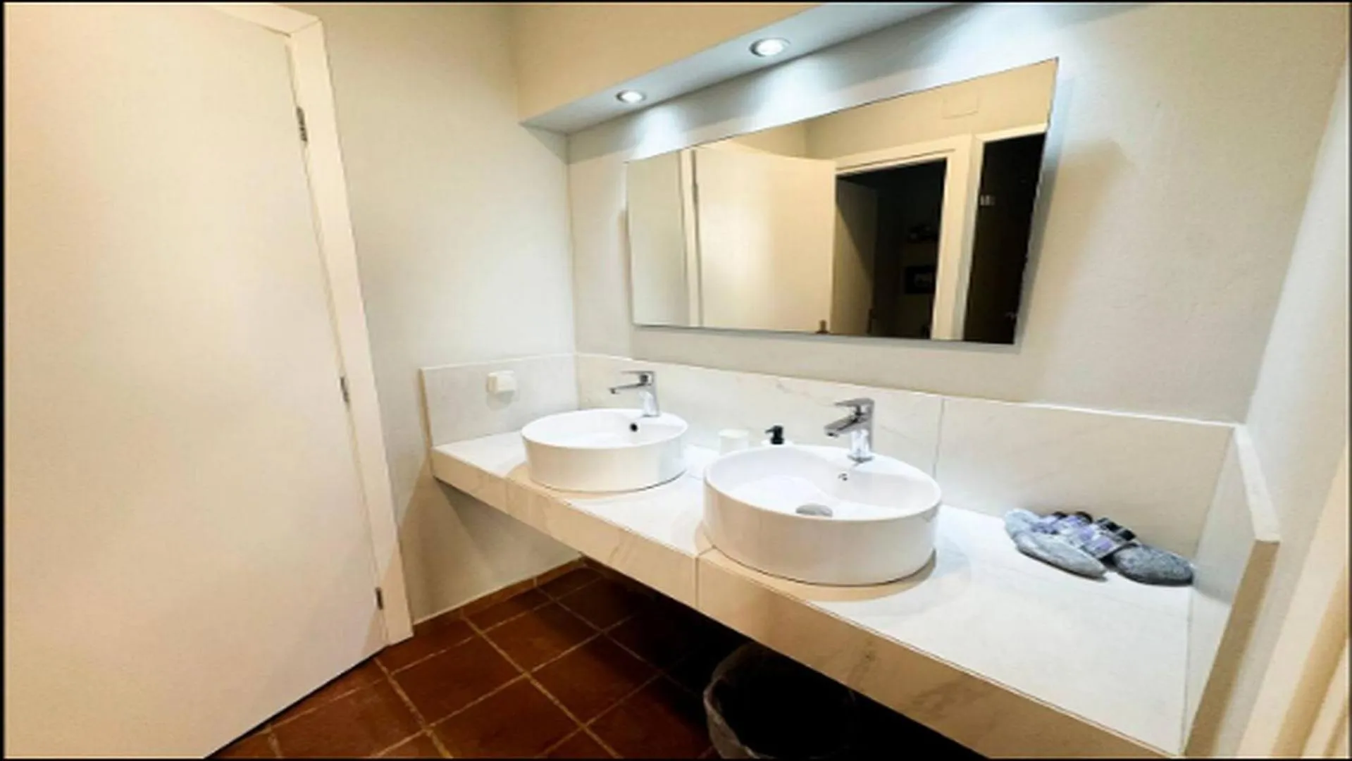 Bathroom in Gateway Suites