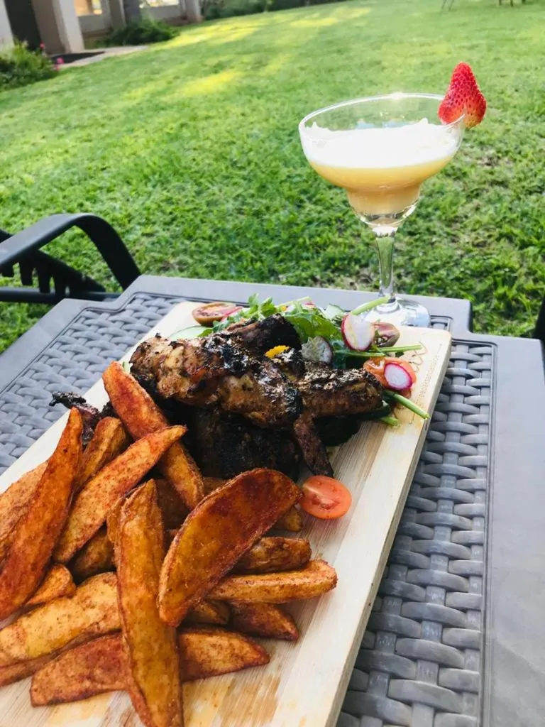 Restaurant/places to eat in Three Oaks and an Aloe Boutique Hotel