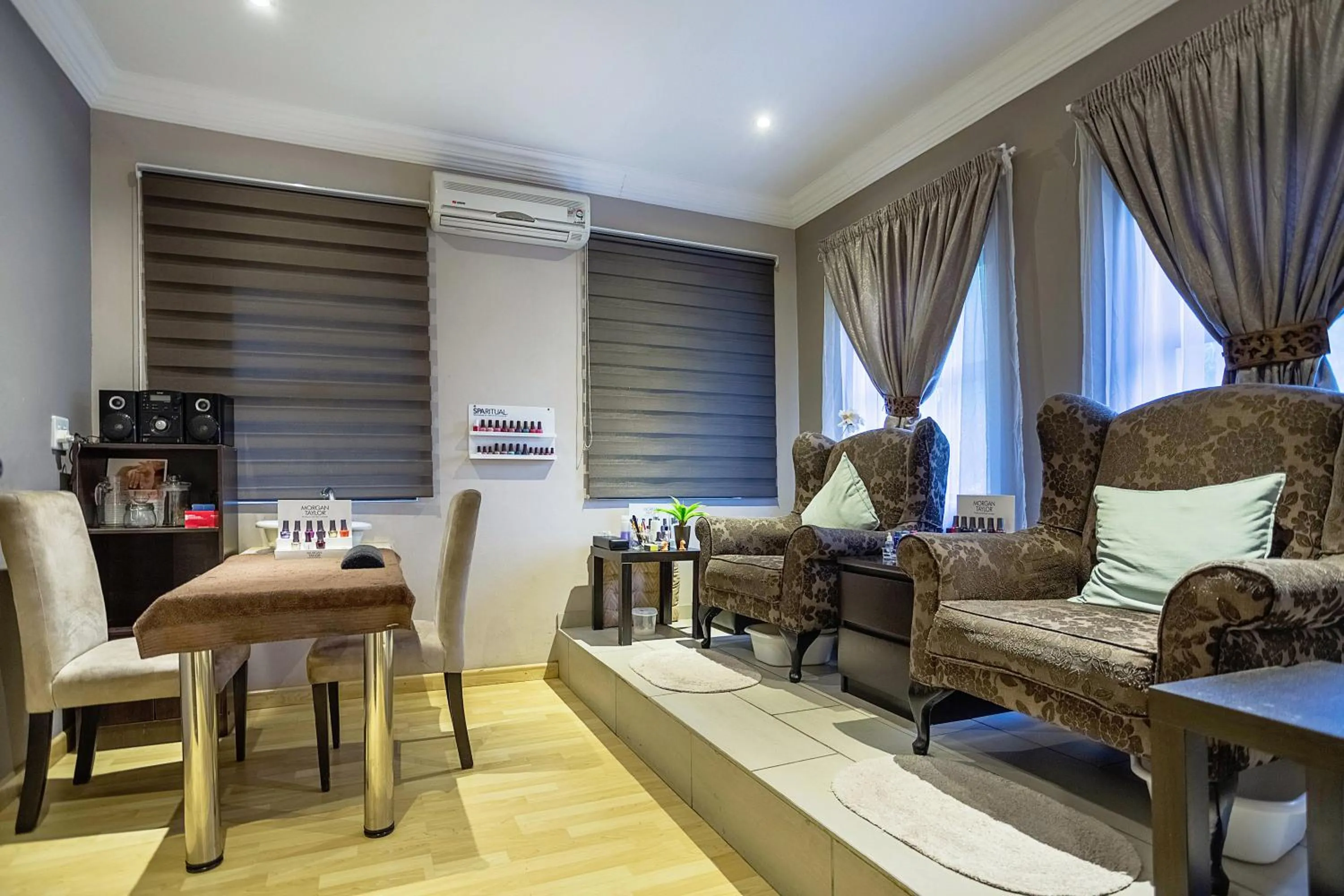 Spa and wellness centre/facilities in Three Oaks and an Aloe Boutique Hotel