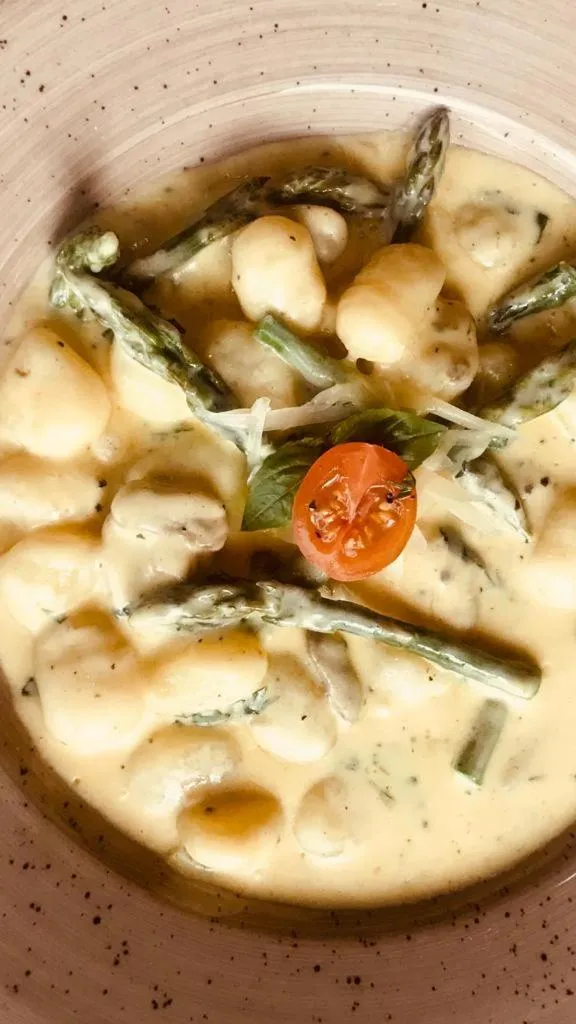 Restaurant/places to eat in Three Oaks and an Aloe Boutique Hotel