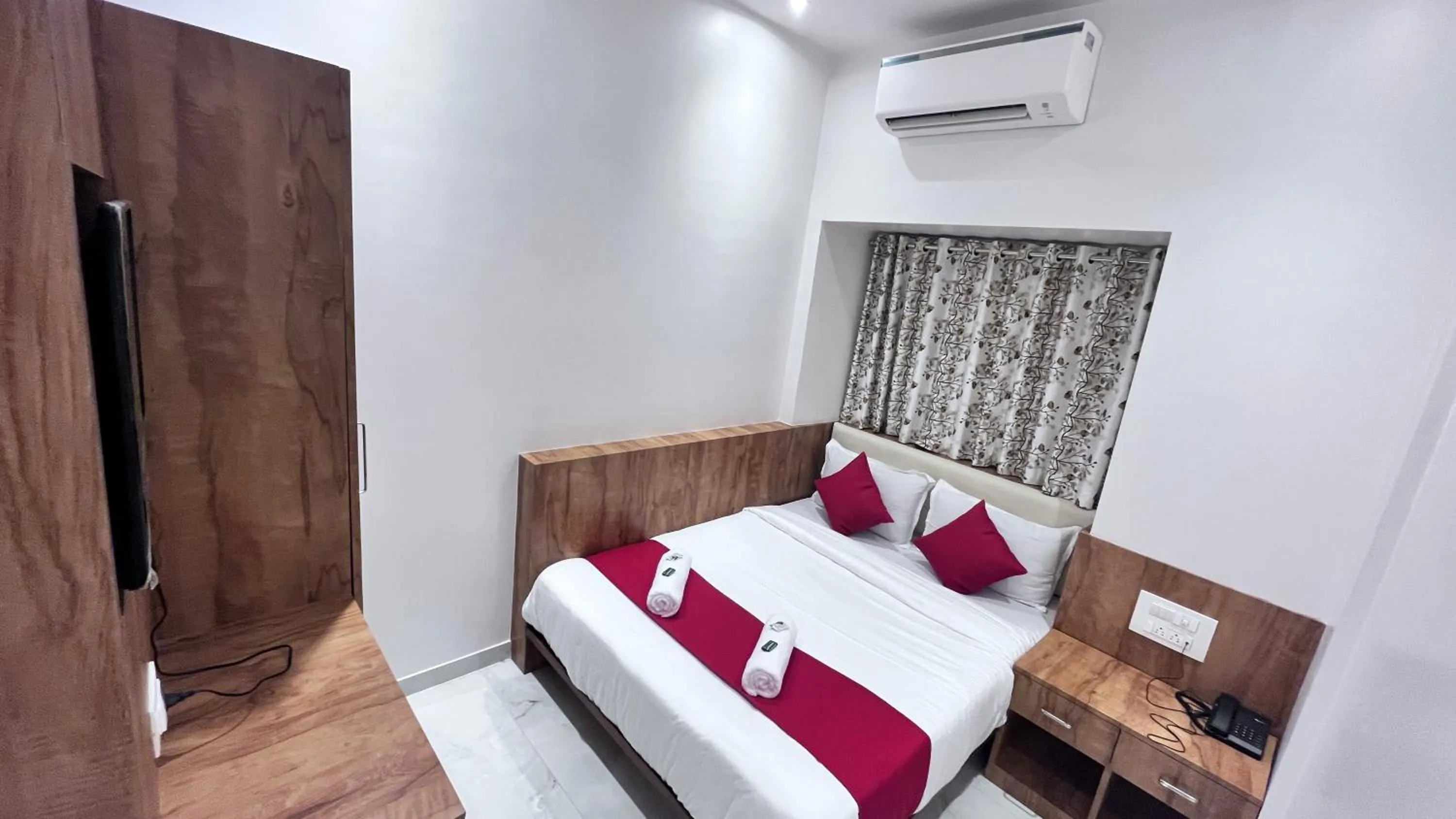 Bed in Hotels Heraa International