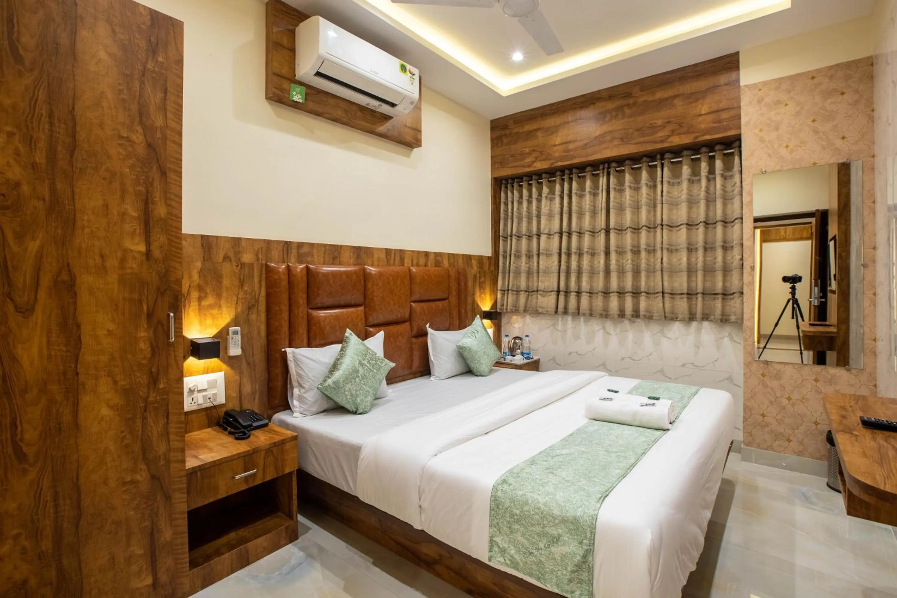 Bed in Hotels Heraa International