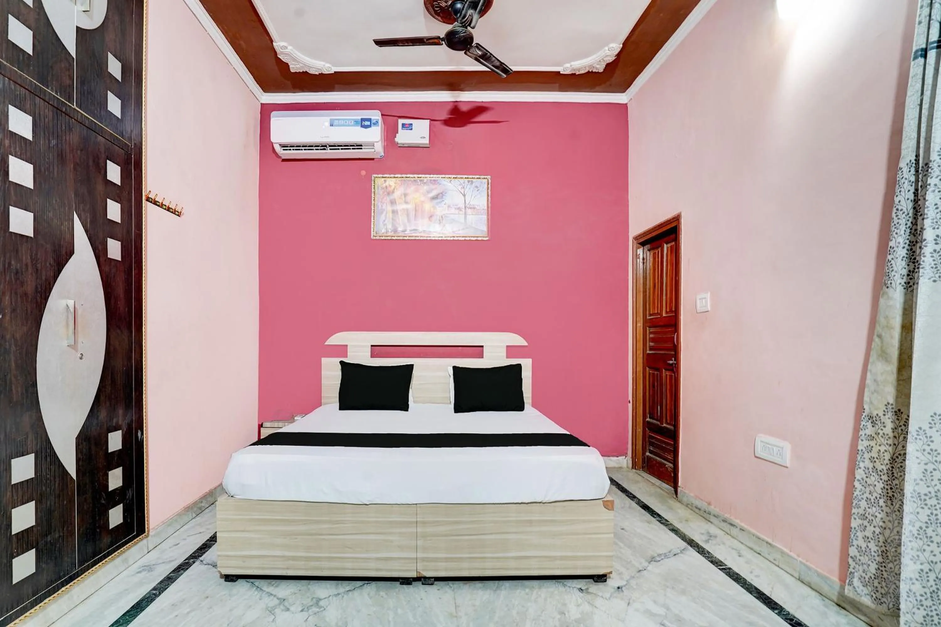 Bedroom in Hotel O Crown Food Court cfc