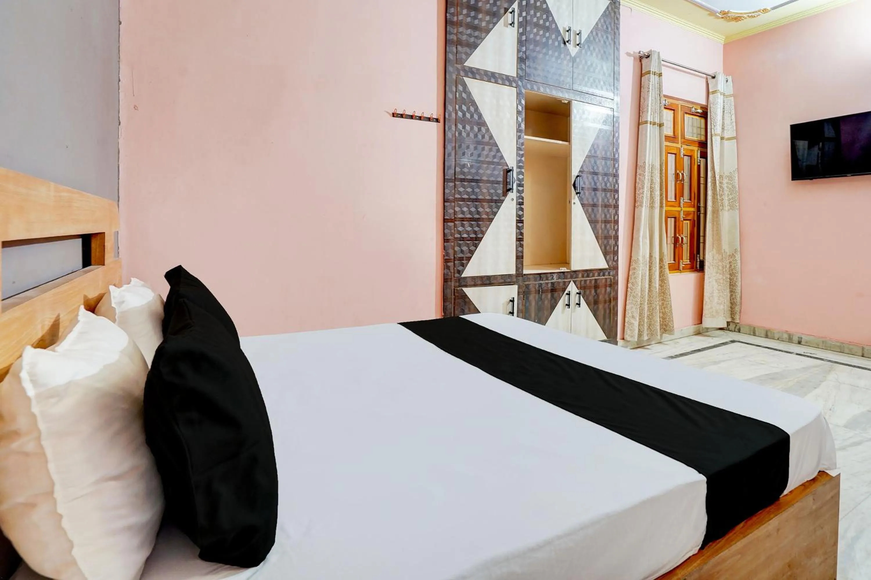 Bedroom in Hotel O Crown Food Court cfc