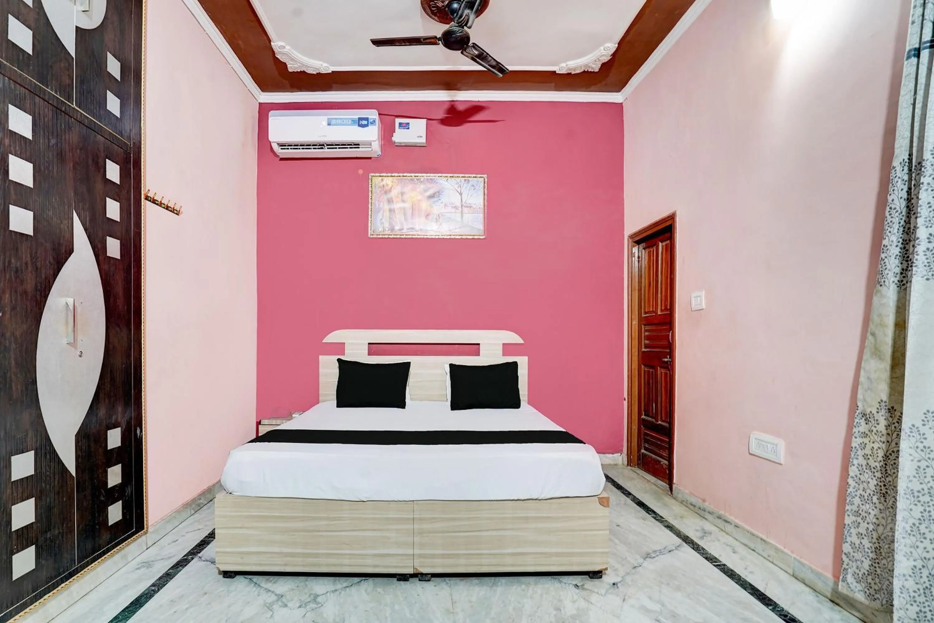 Bedroom in Hotel O Crown Food Court cfc