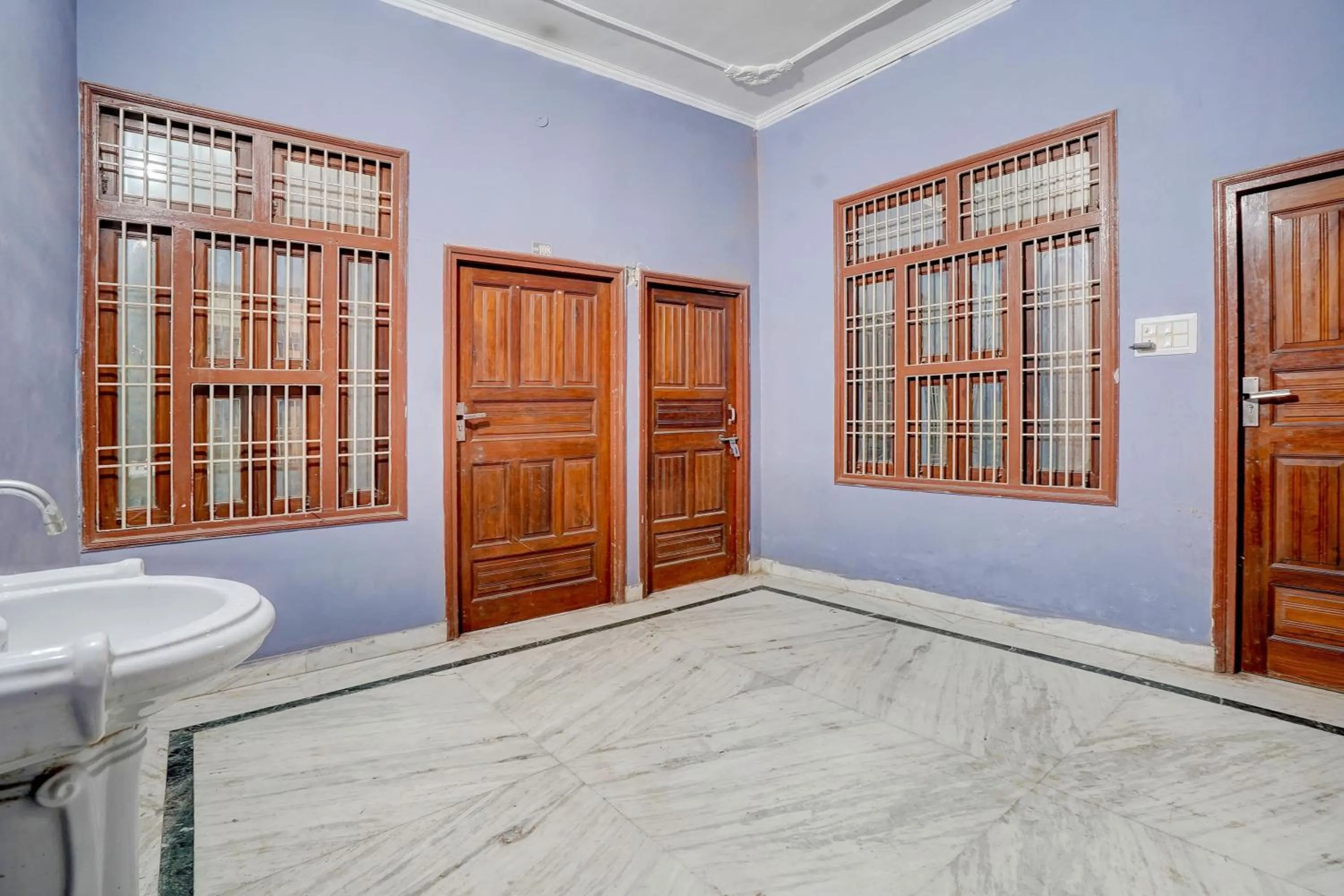 Lobby or reception in Hotel O Crown Food Court cfc