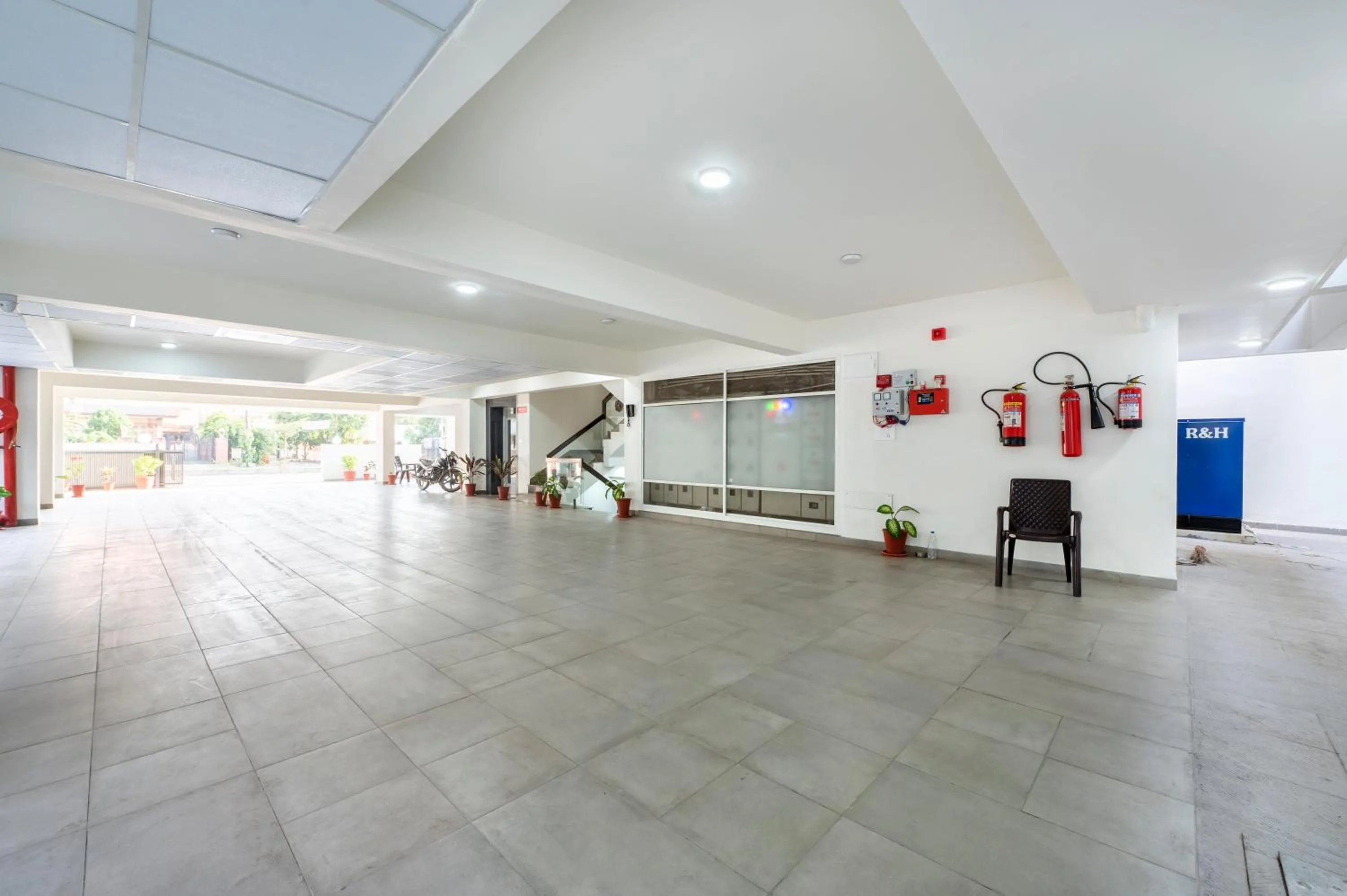 Parking in Palm Stay - Studios & Rooms