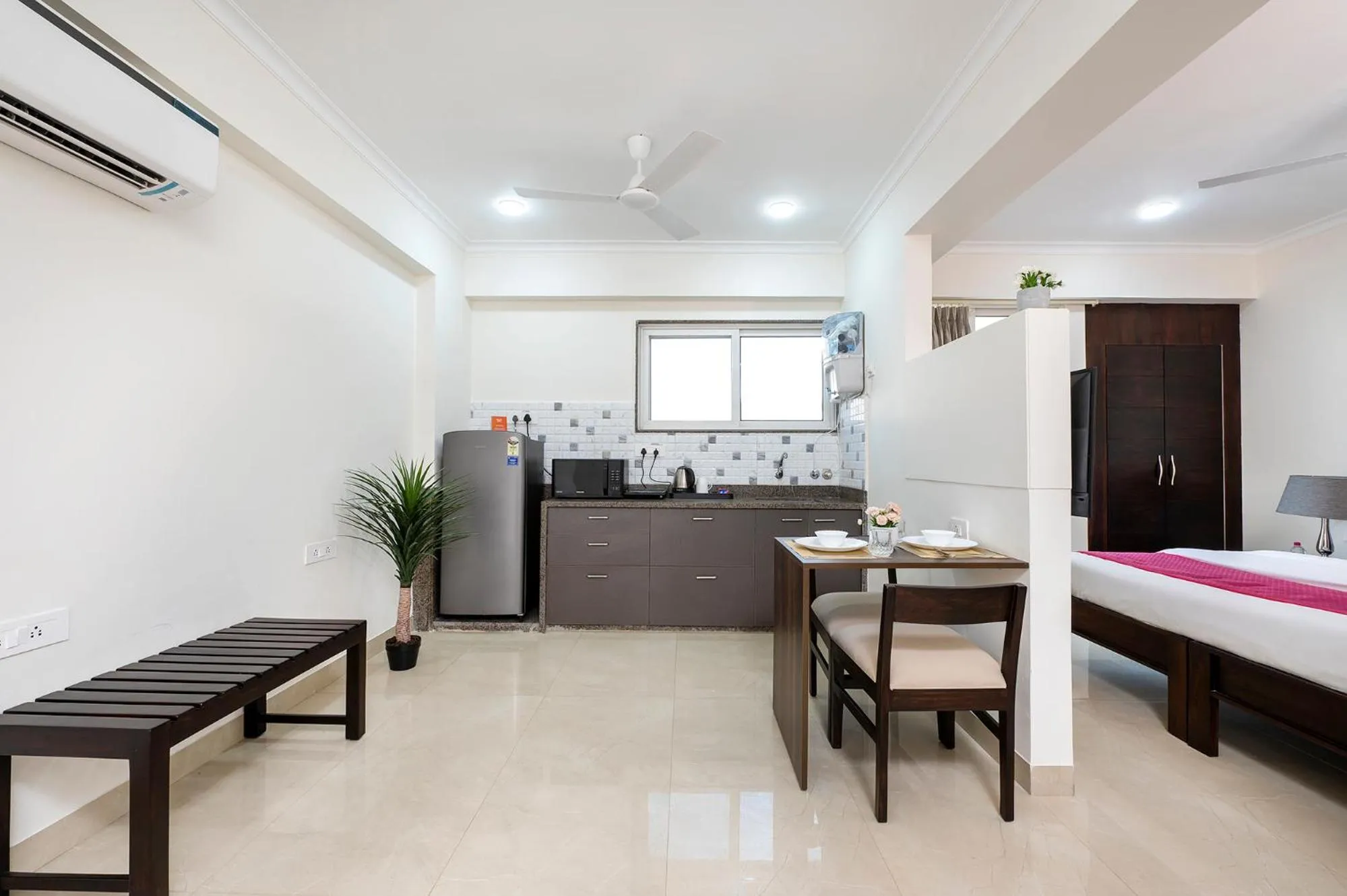 Kitchen or kitchenette, Bed in Palm Stay - Studios & Rooms