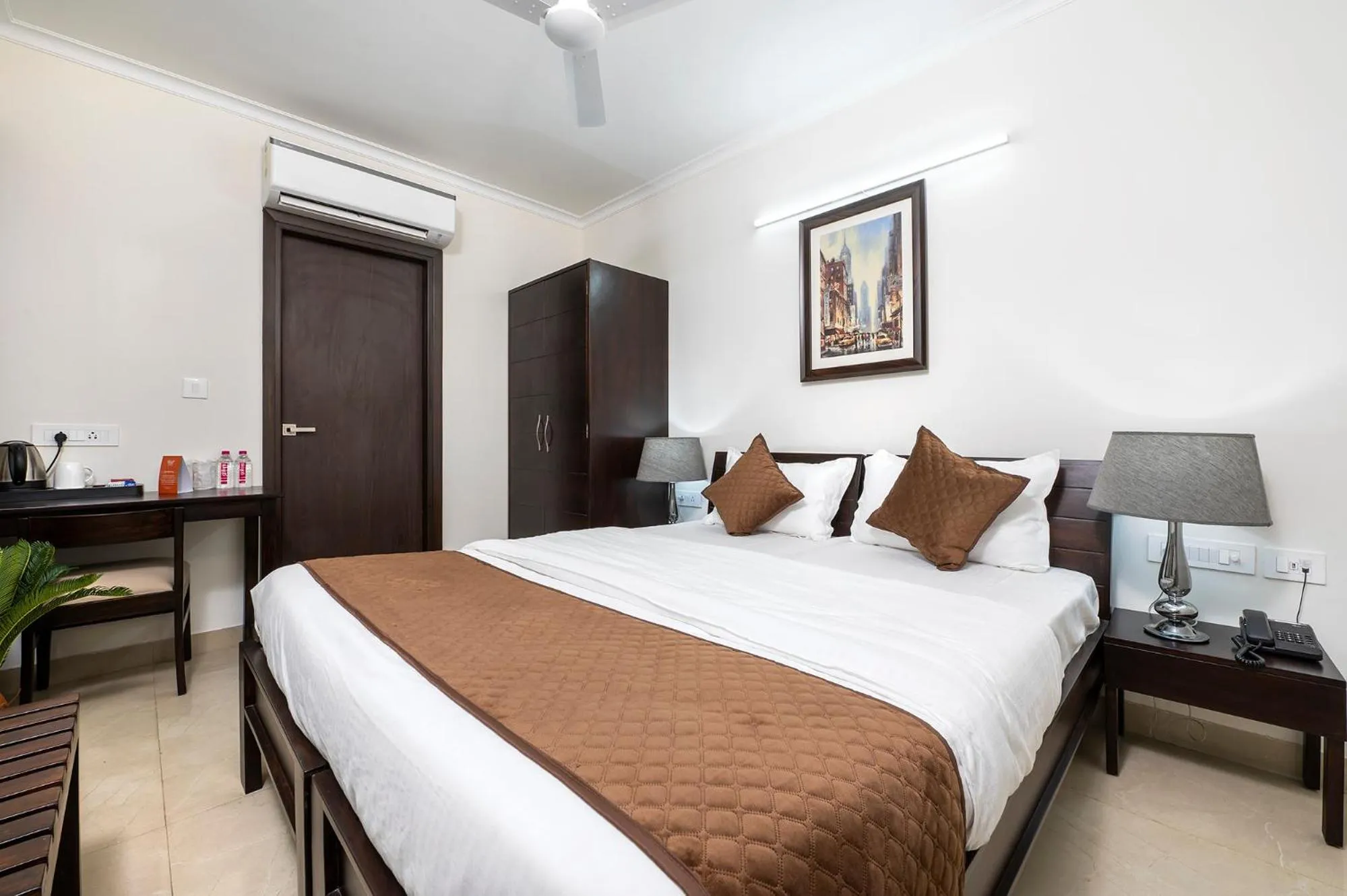 Bedroom, Bed in Palm Stay - Studios & Rooms