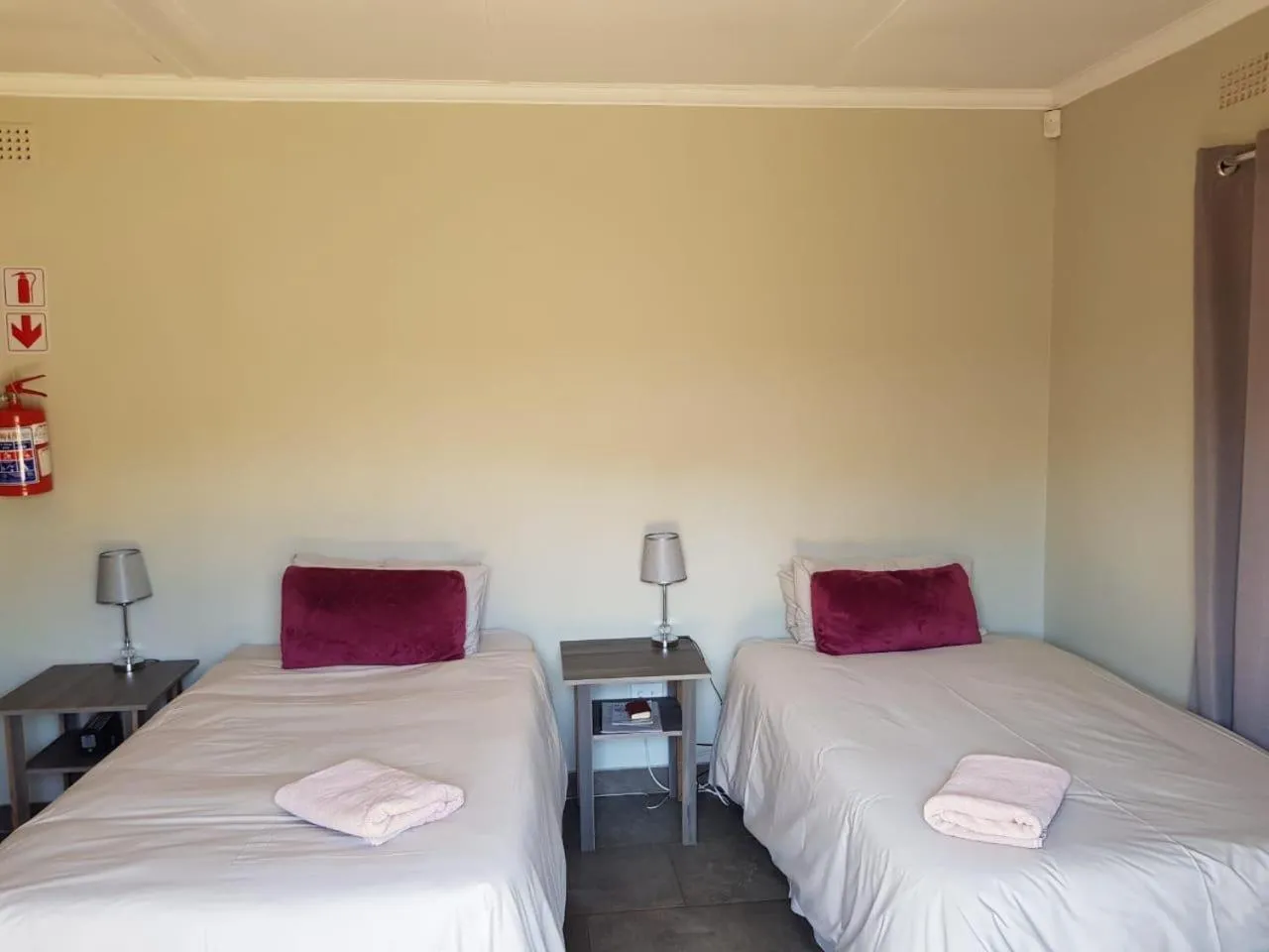 Photo of the whole room, Bed in House 205