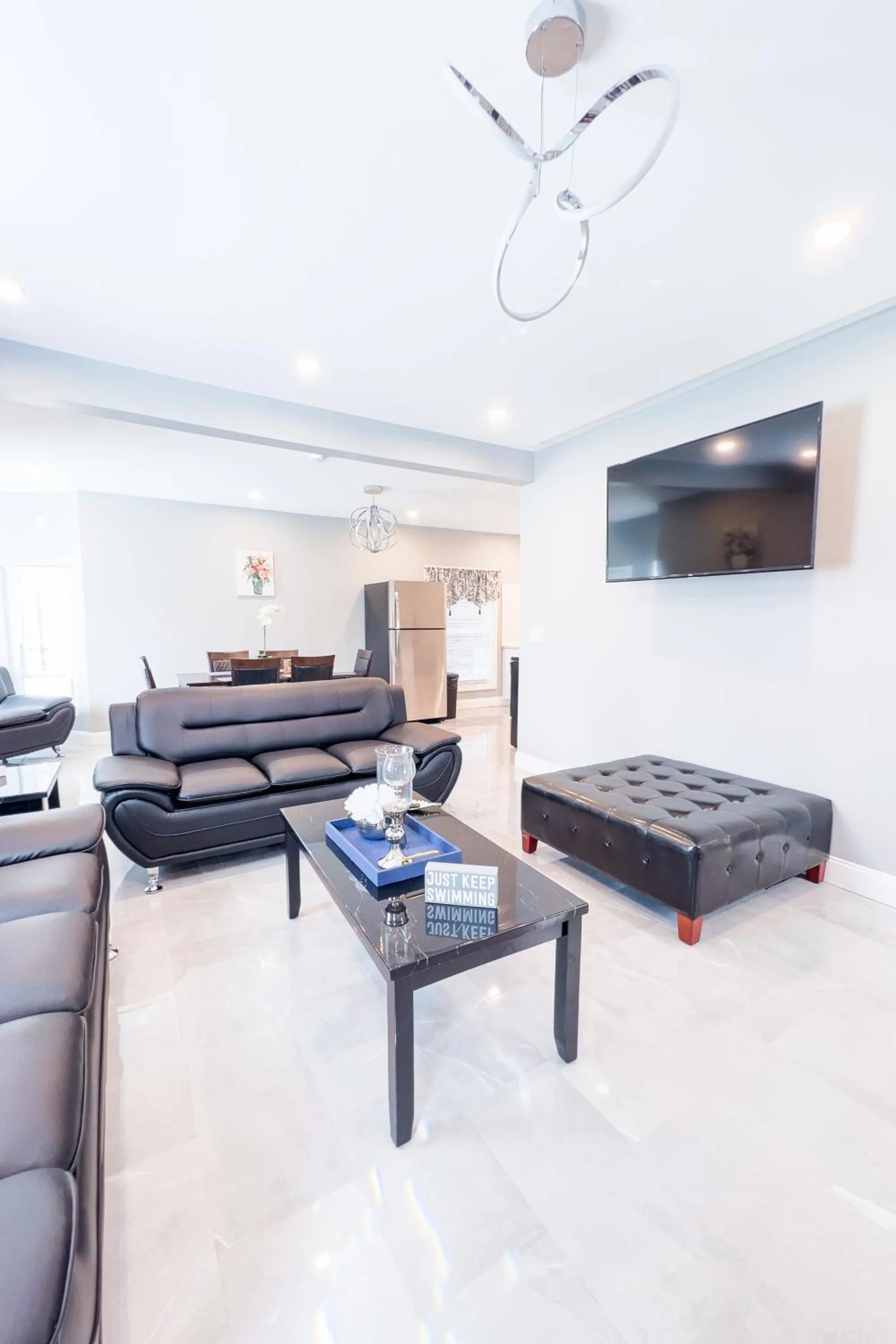 TV and multimedia in The Cedar Chateau