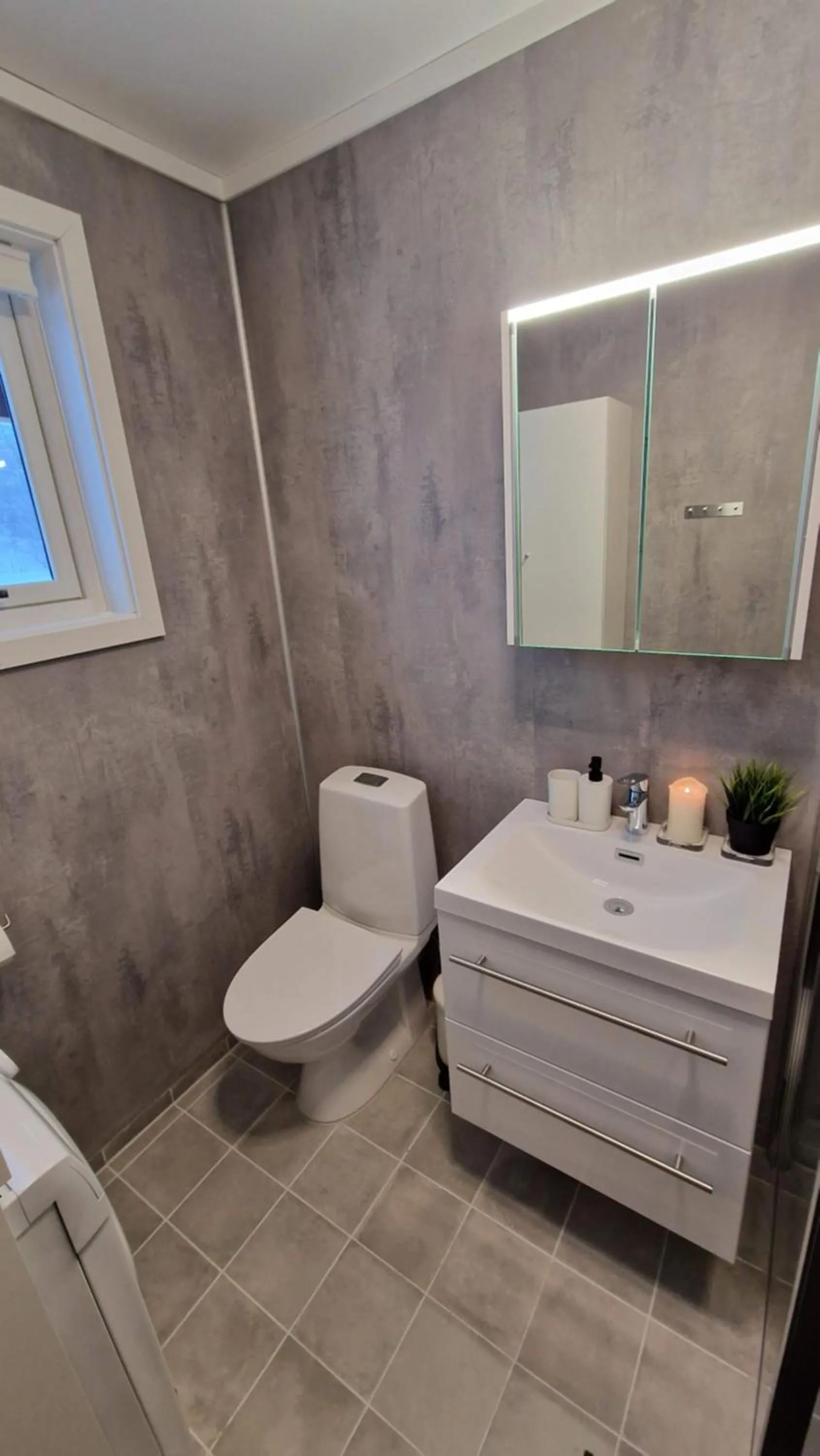 Toilet in Haugetuft Apartments