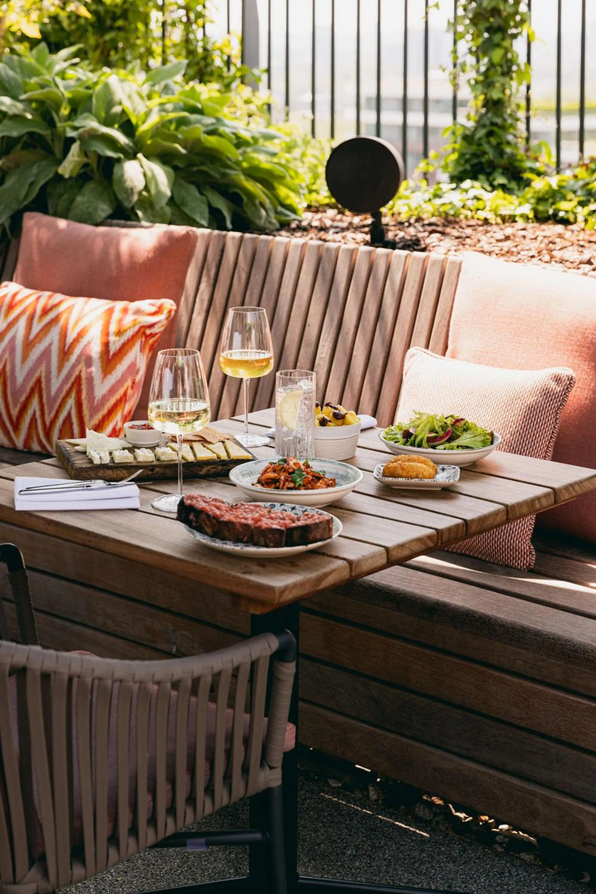 Lounge or bar in art'otel London Battersea Power Station, Powered by Radisson Hotels