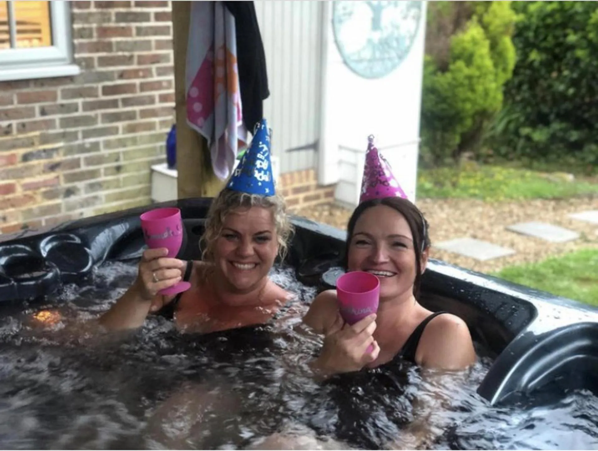 5Bed-10Guests-Fireplace-HotTub-Pets ok-Parking