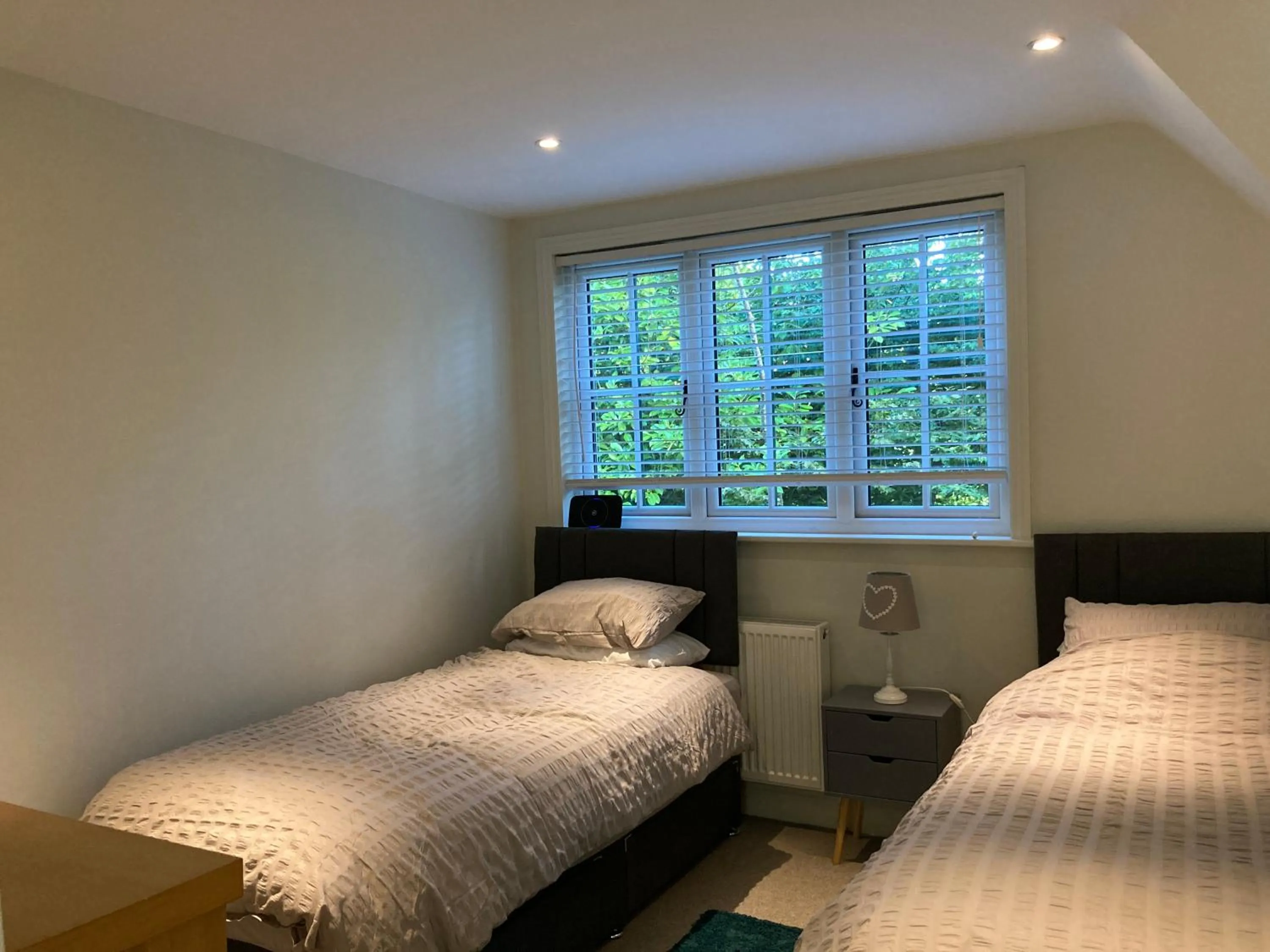 Bed in 5Bed-10Guests-Fireplace-HotTub-Pets ok-Parking