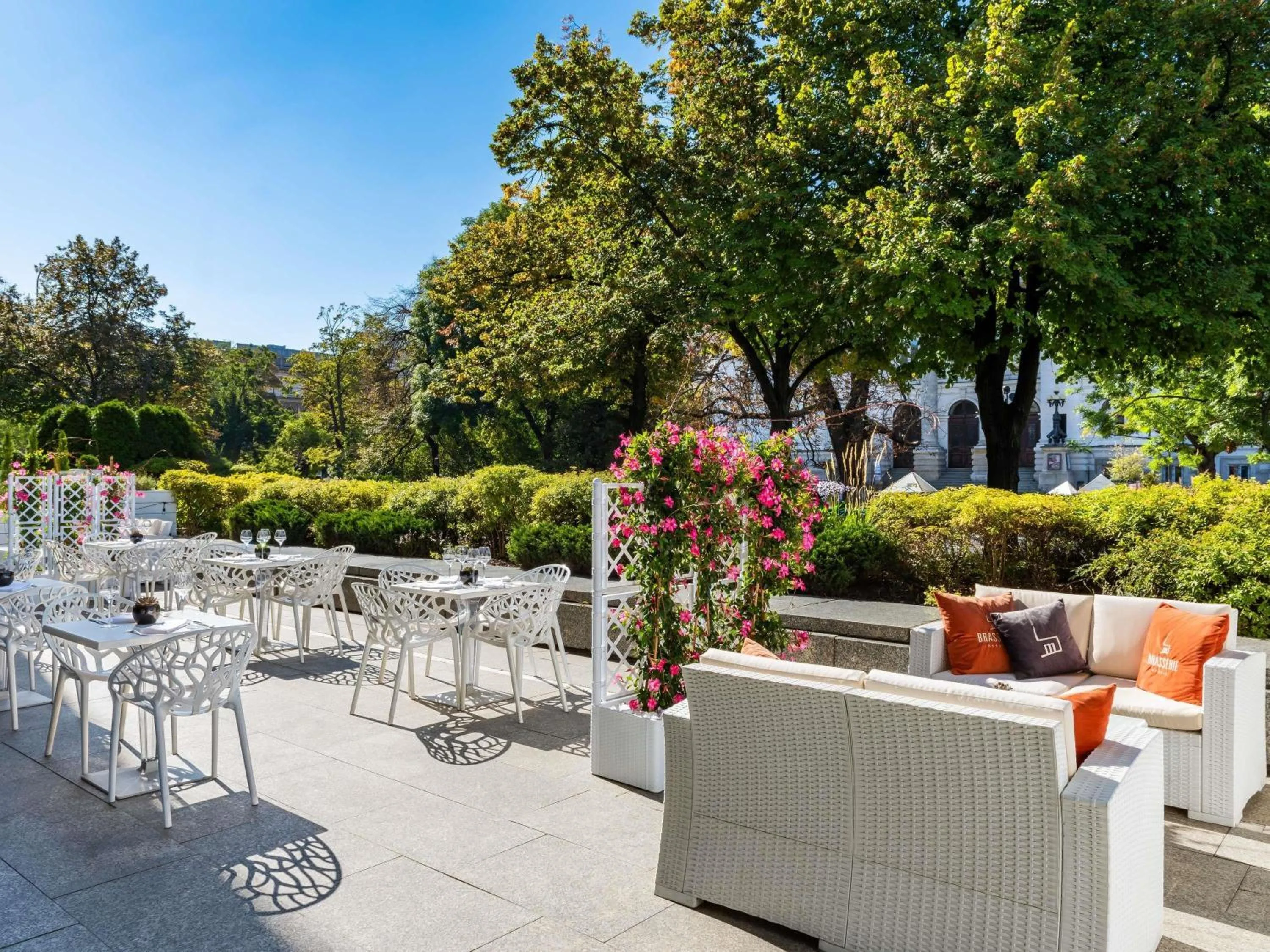 Restaurant/places to eat in Sofitel Warsaw Victoria