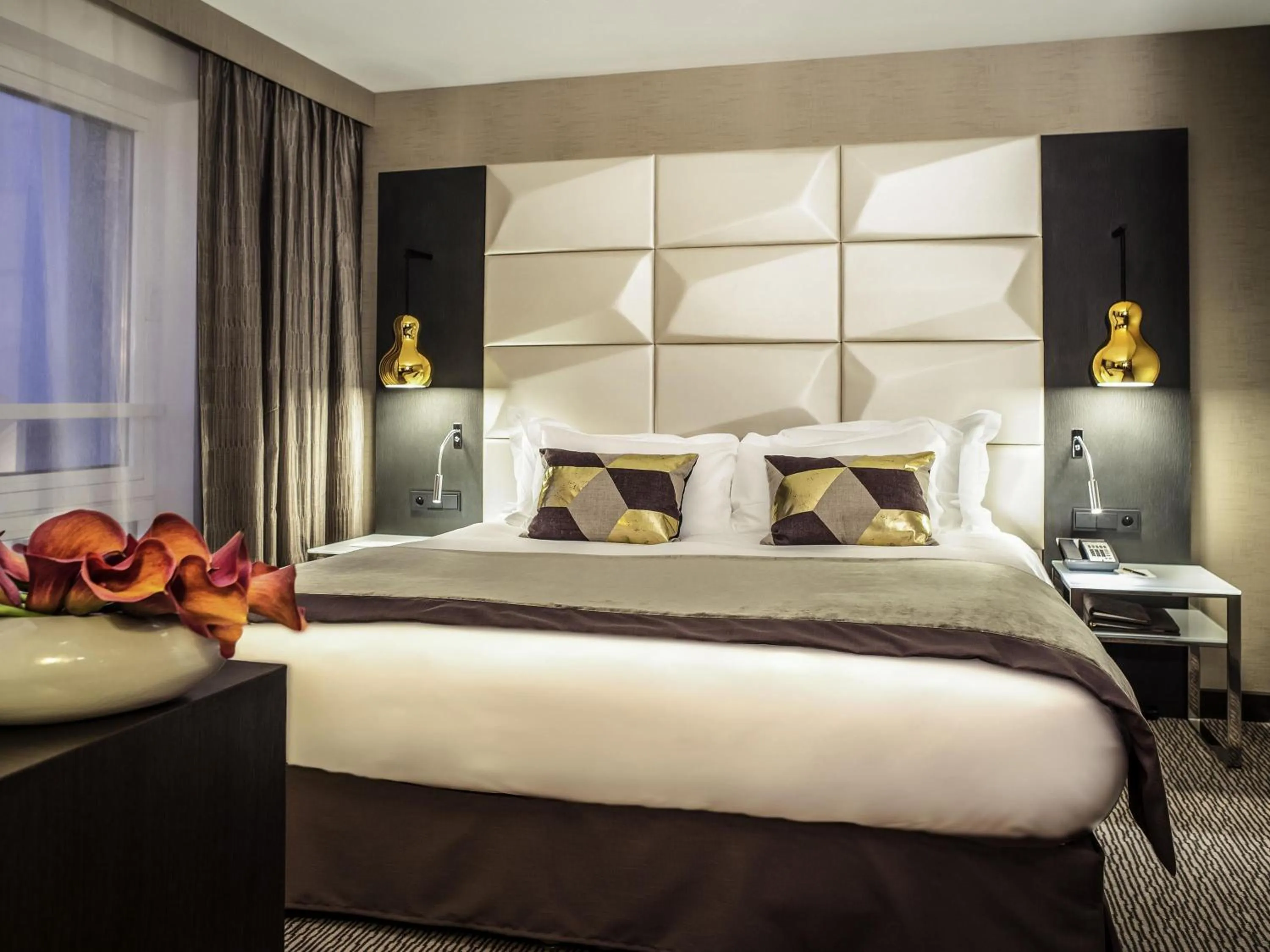 Bedroom, Bed in Sofitel Warsaw Victoria