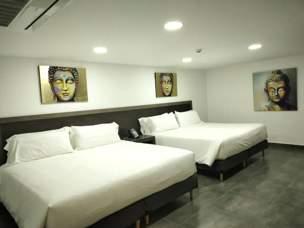 Double Room with Two Double Beds - single occupancy in Hotel Qatar Cali Double Room with Two Double Beds - single occupancy in Hotel Qatar Cali