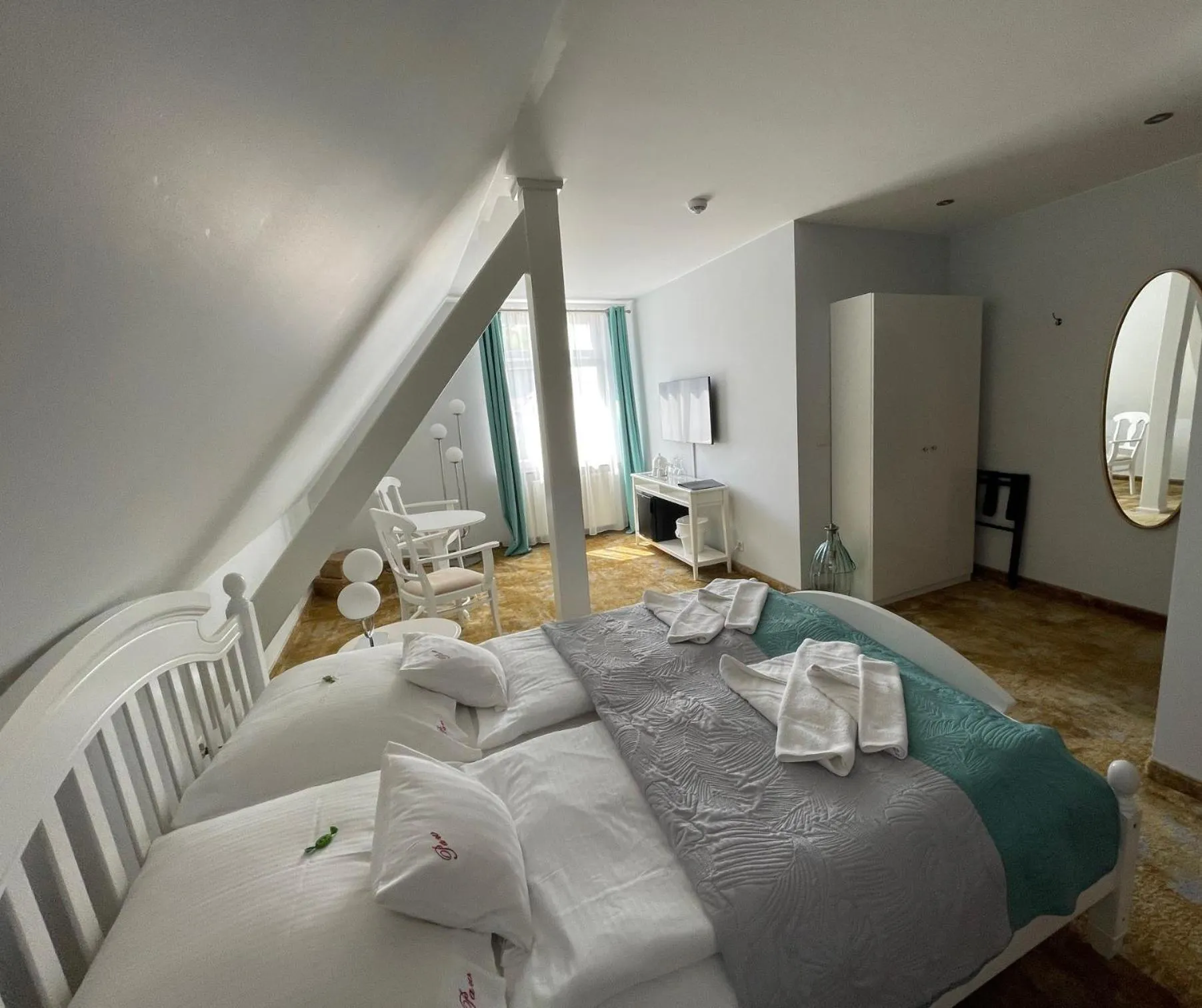 Bed in Willa 4 Pory Roku & Uznam