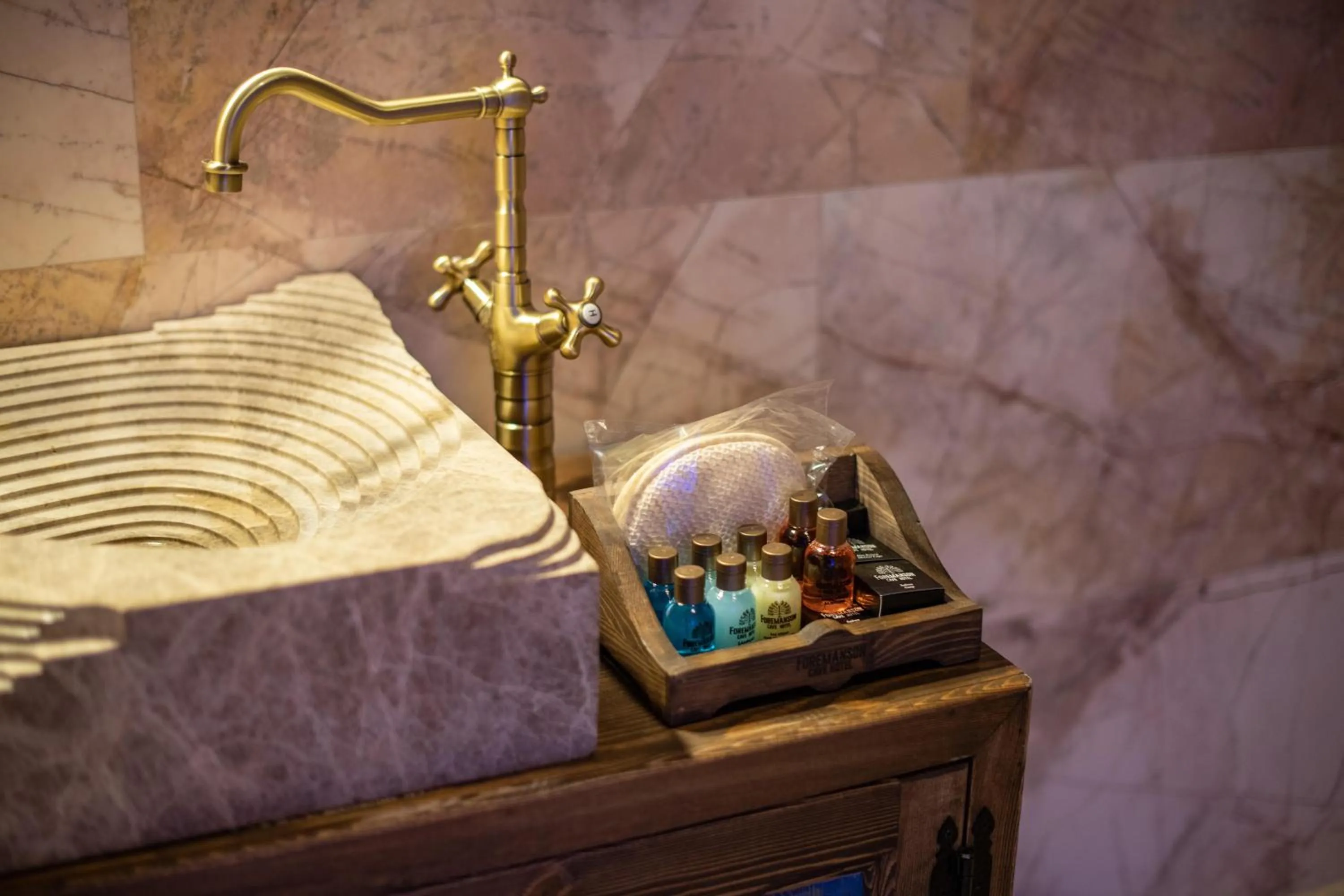 Bathroom in Foremanson Cave Hotel