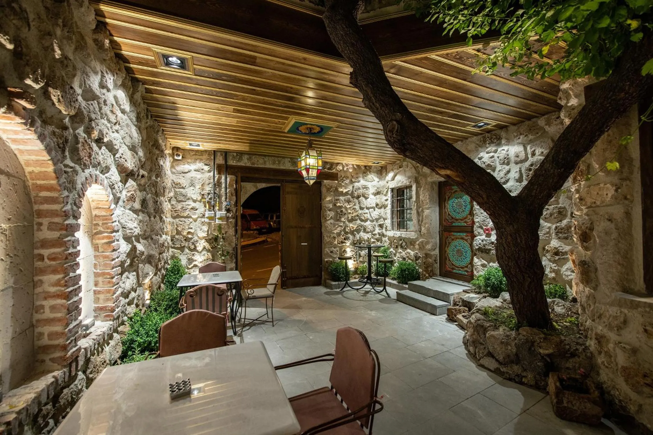 Garden in Foremanson Cave Hotel