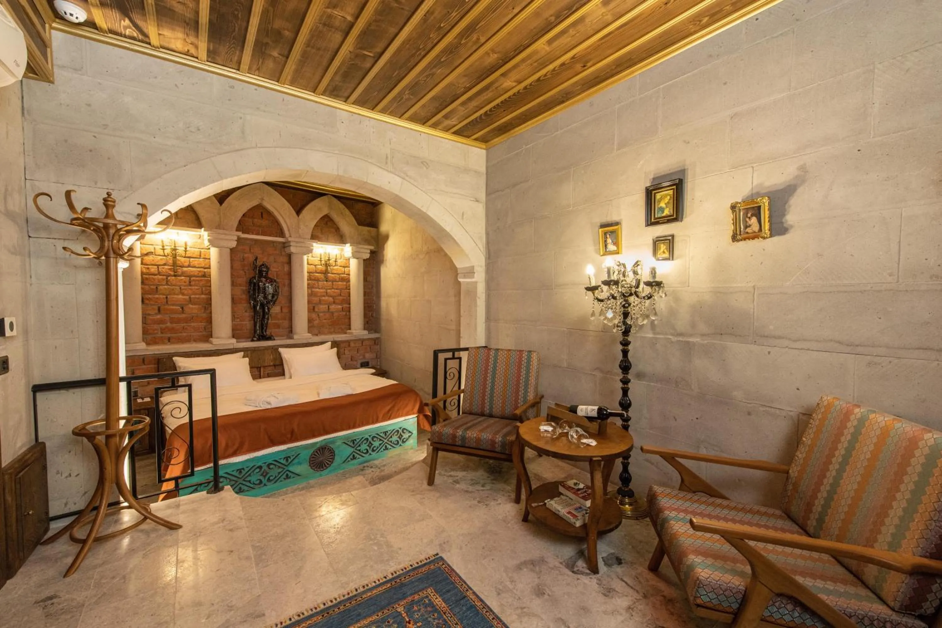 Bed in Foremanson Cave Hotel