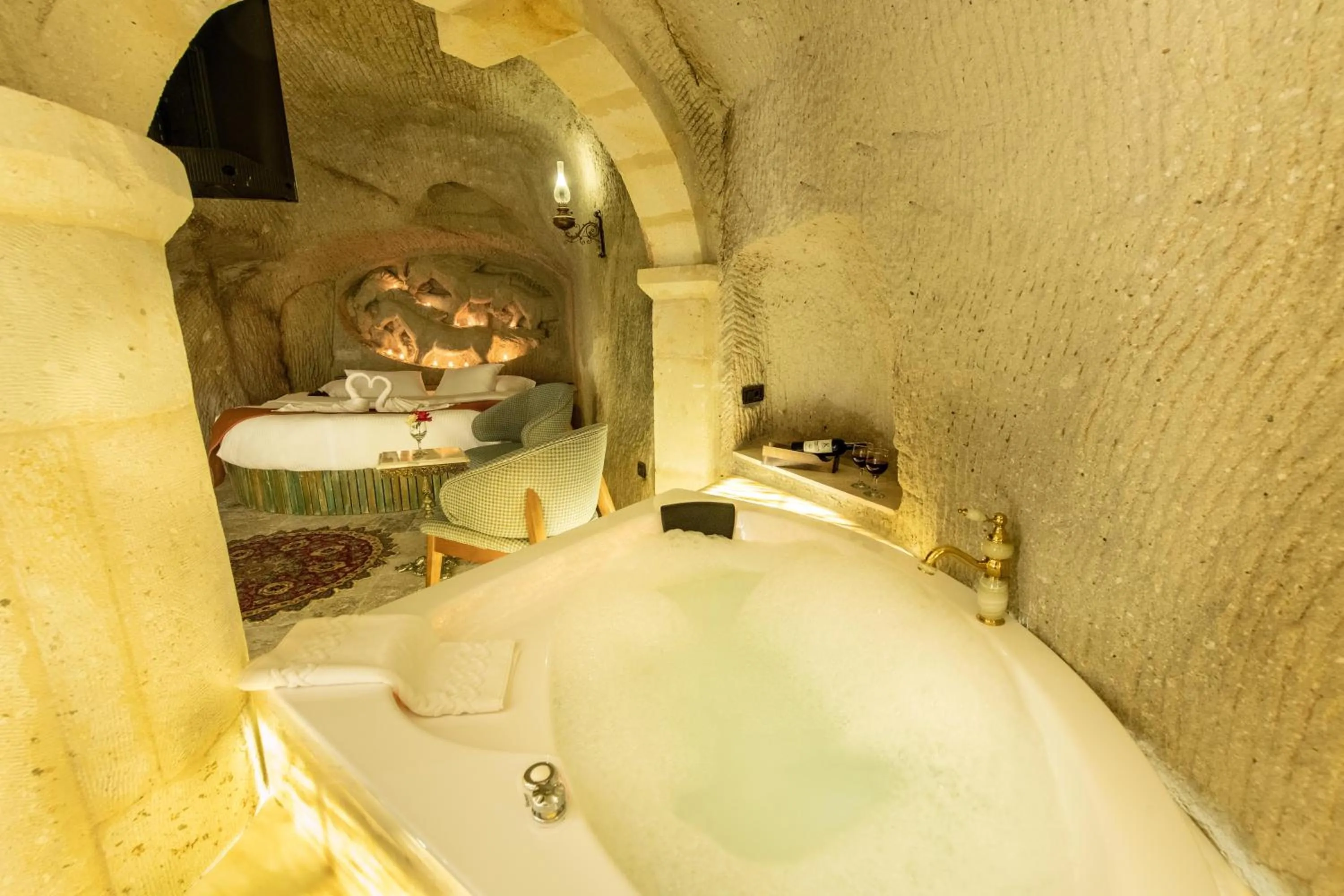 Photo of the whole room in Foremanson Cave Hotel