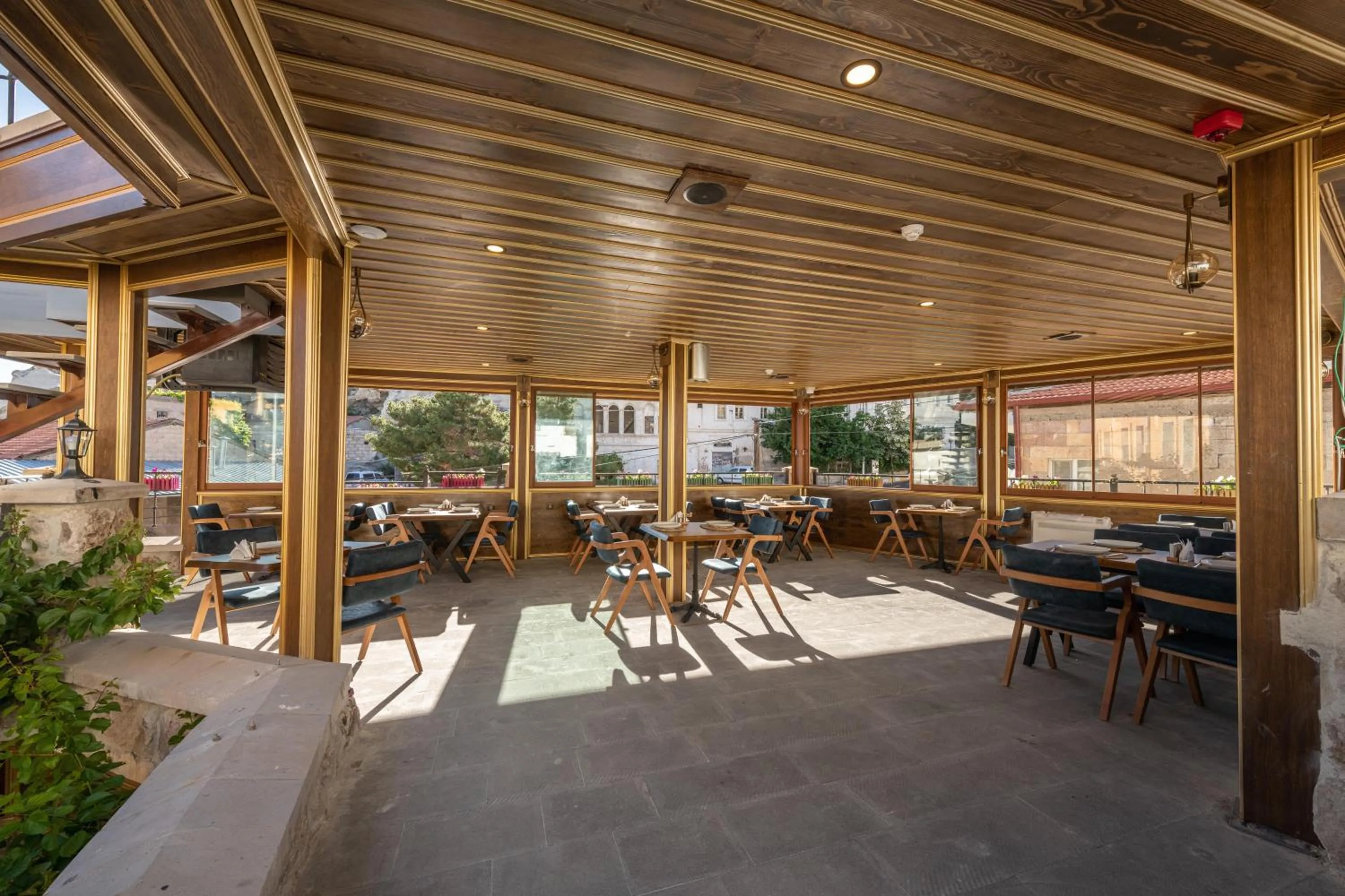 Restaurant/places to eat in Foremanson Cave Hotel