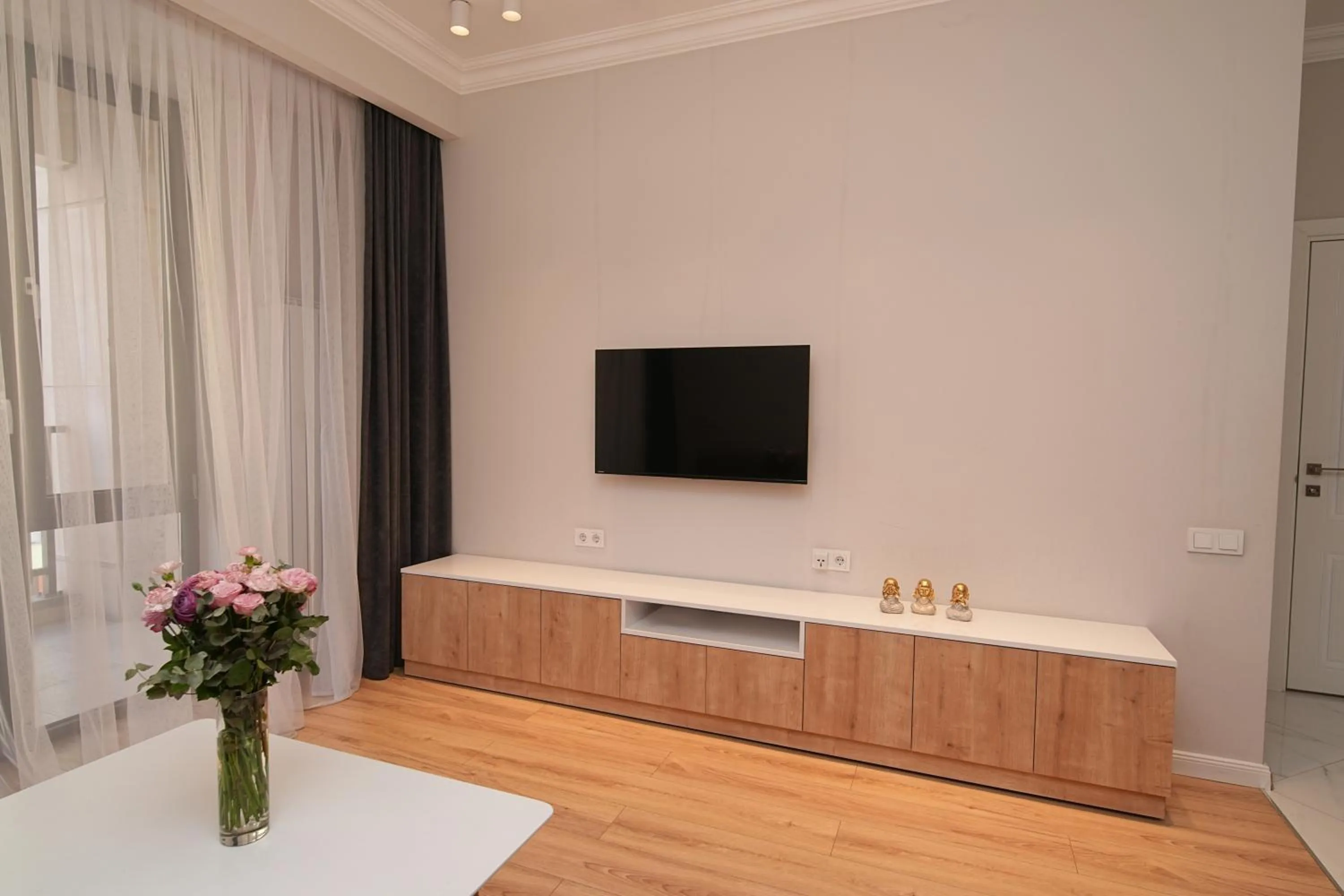 TV and multimedia in Sweet Home Apart-Hotel