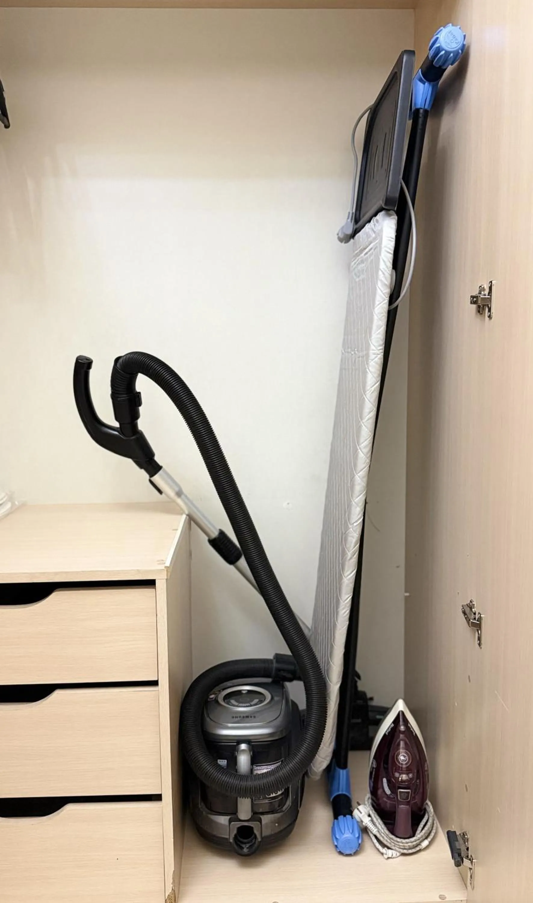 flat iron in Sweet Home Apart-Hotel