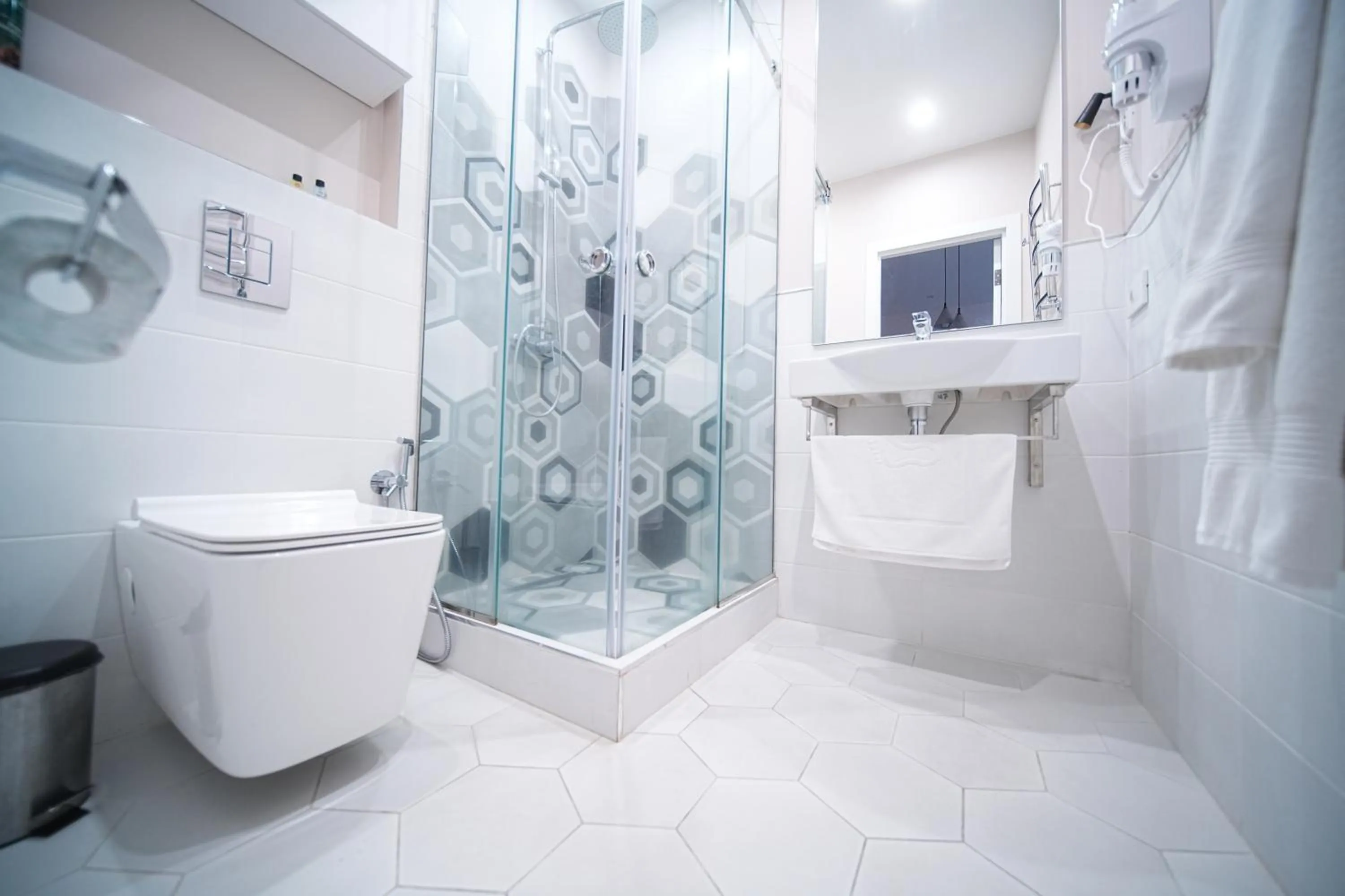 Shower in Sweet Home Apart-Hotel