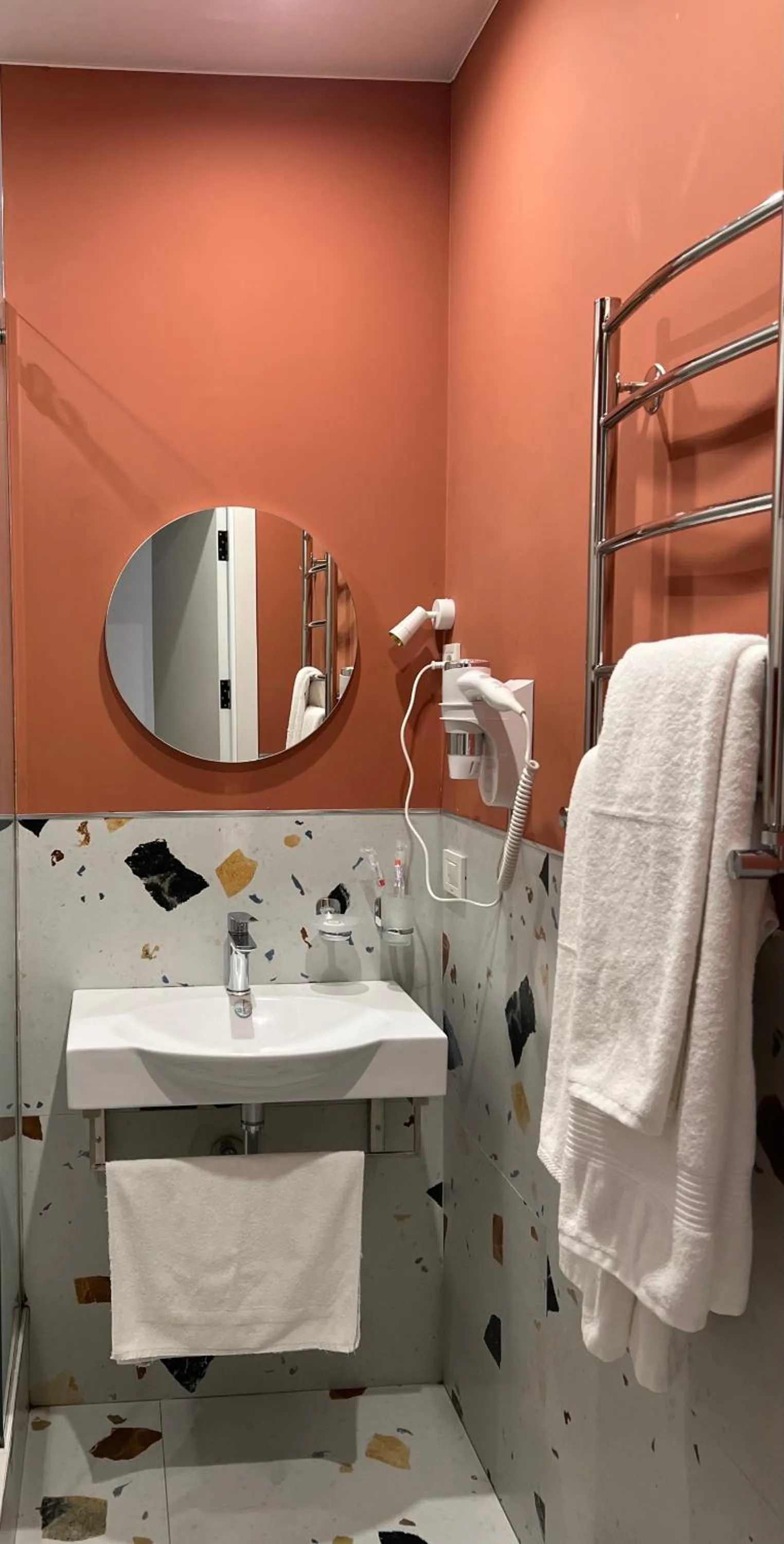 Shower in Sweet Home Apart-Hotel