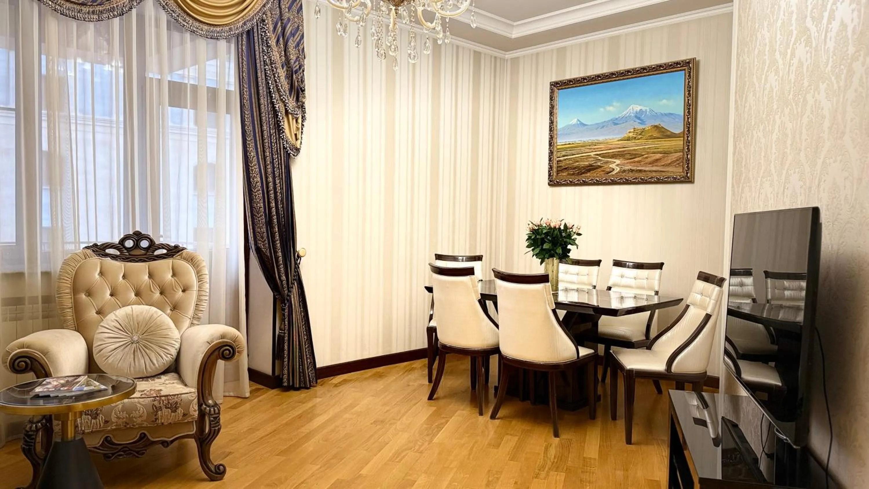 TV and multimedia in Sweet Home Apart-Hotel