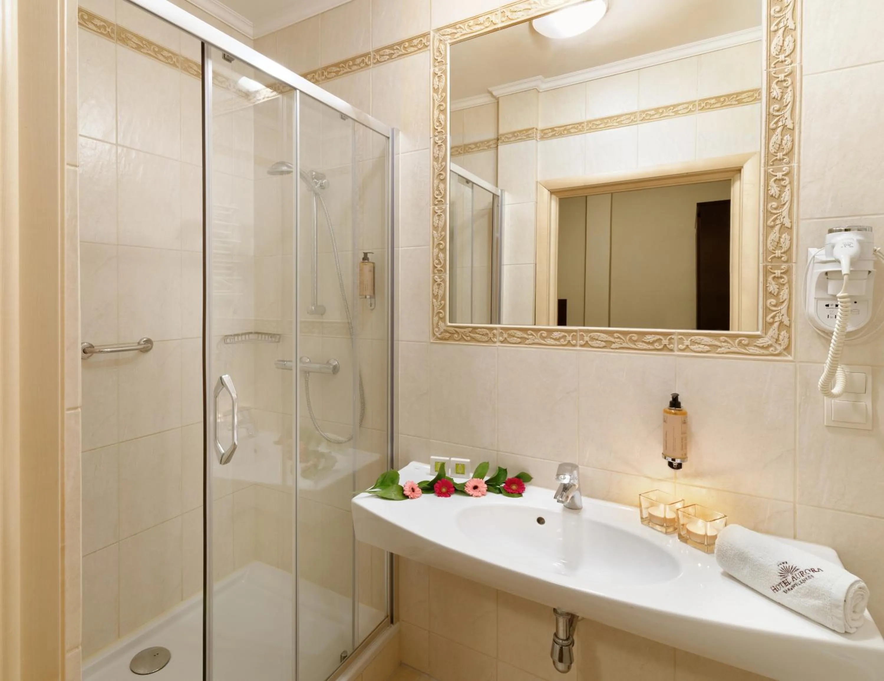 Bathroom in Hotel Aurora Family & SPA