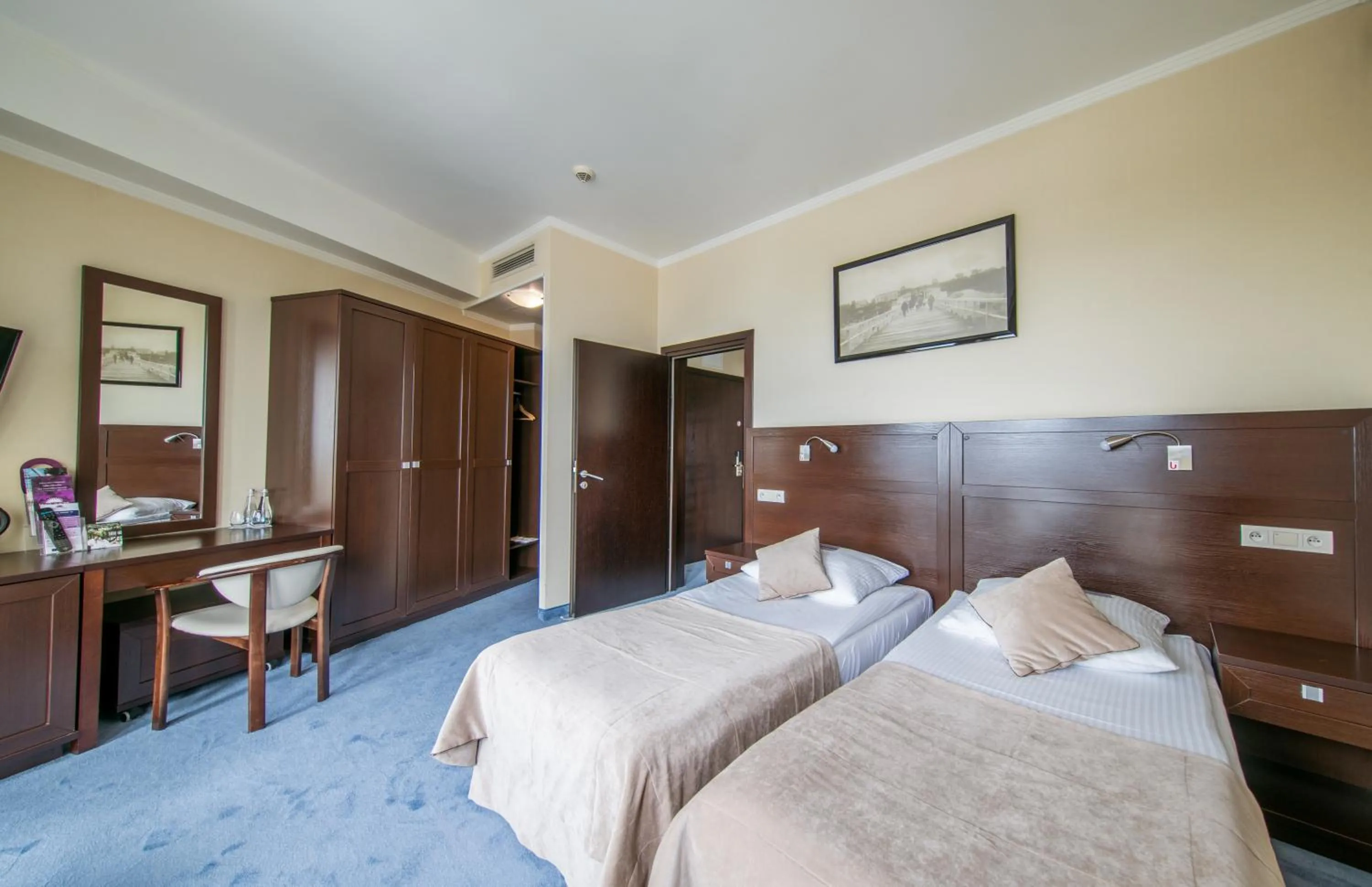 Photo of the whole room, Bed in Hotel Aurora Family & SPA