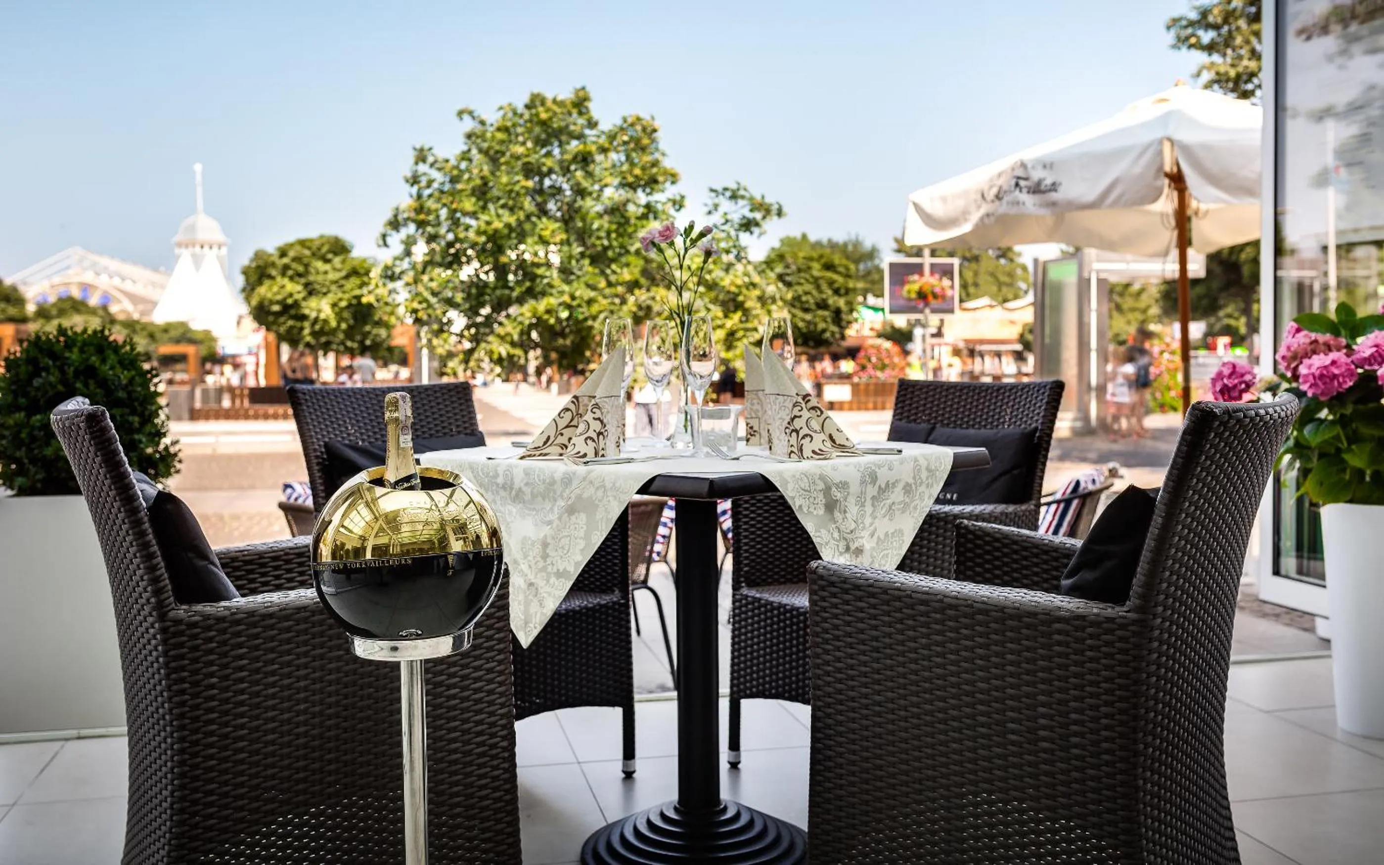 Restaurant/places to eat in Hotel Aurora Family & SPA